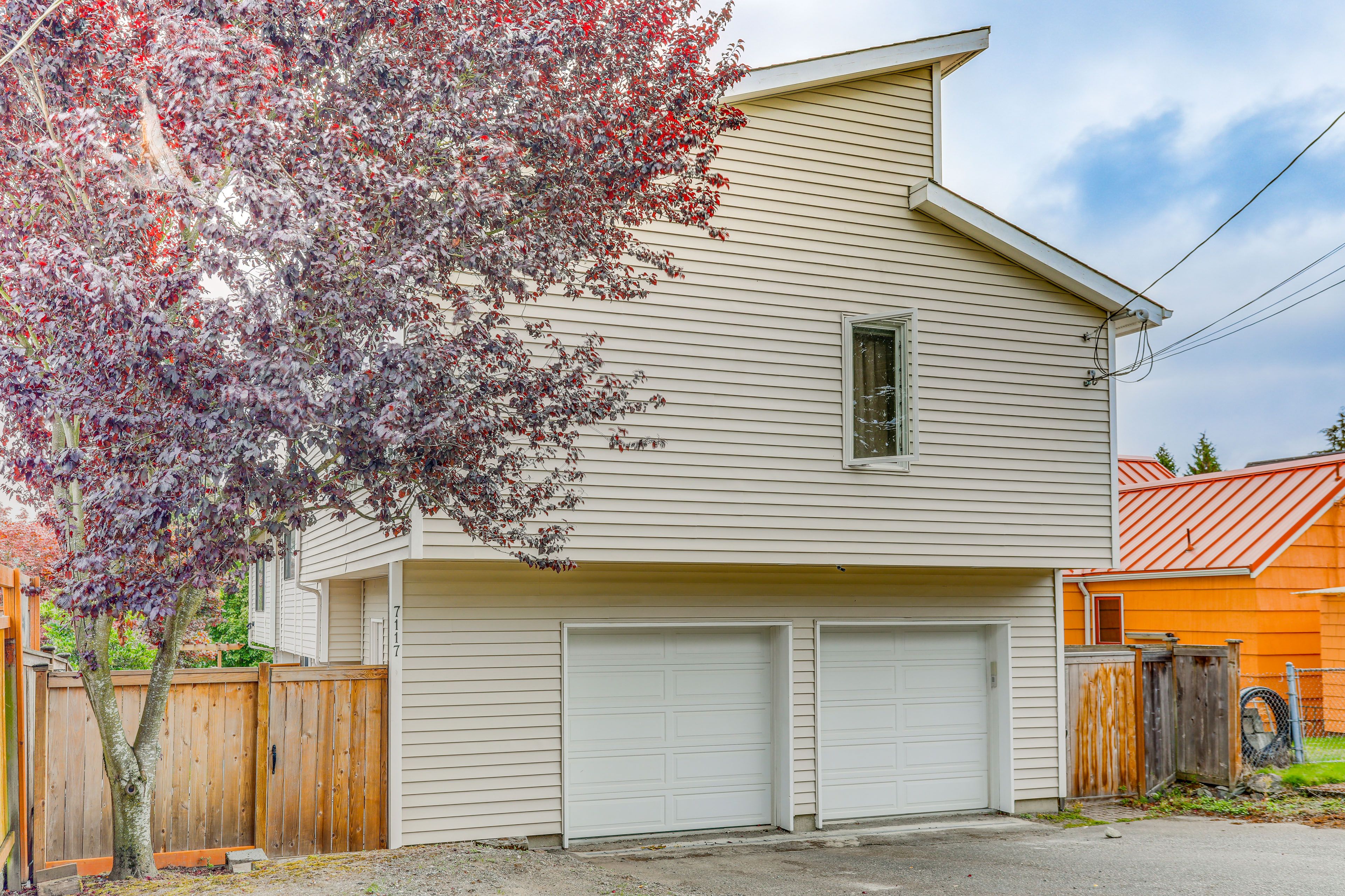 Parking | Driveway (1 Vehicle) | Free Street Parking