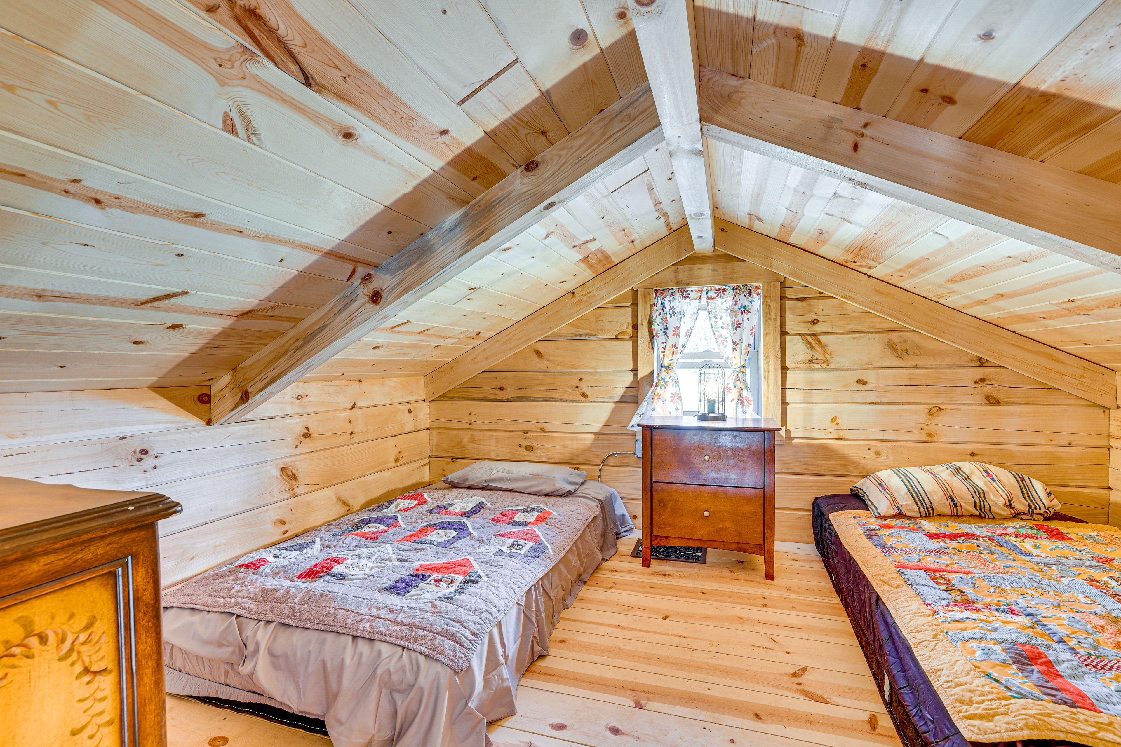 Loft | 2 Twin Floor Mattresses | 2nd Floor