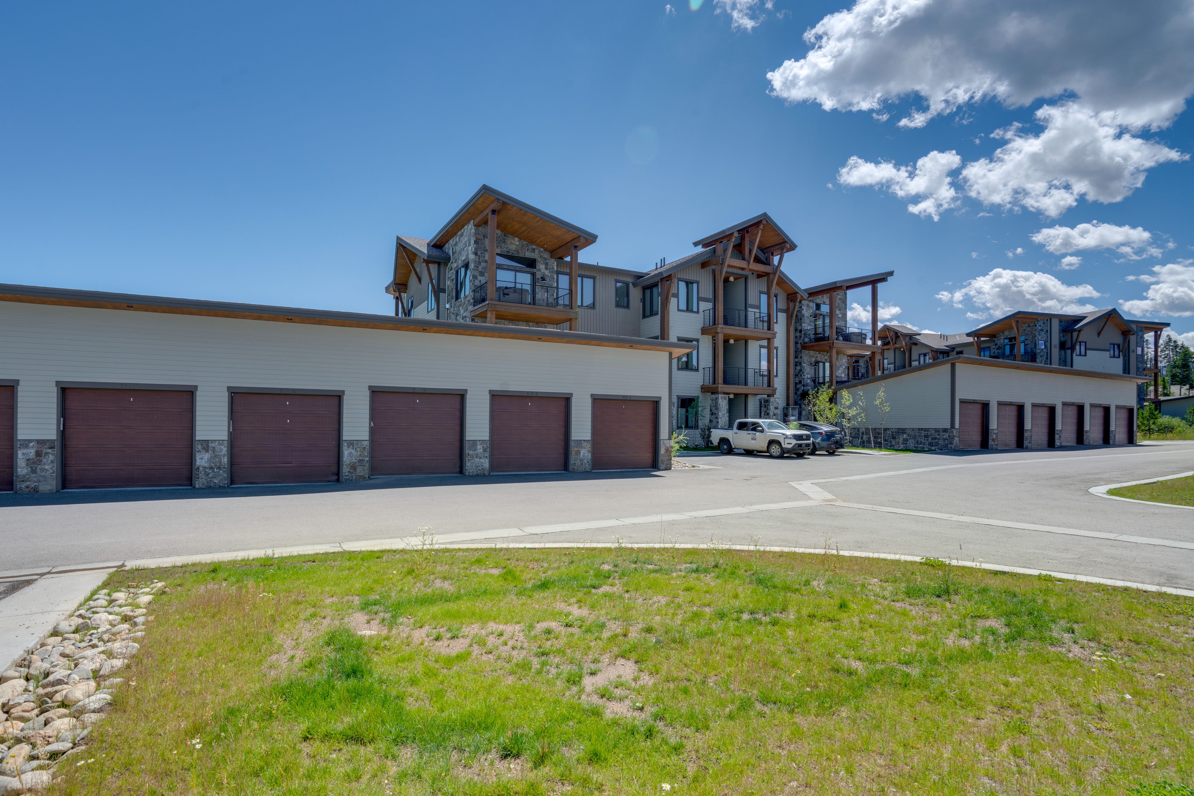 Parking | Complex Lot (First-Come, First-Served) | 1 Vehicle