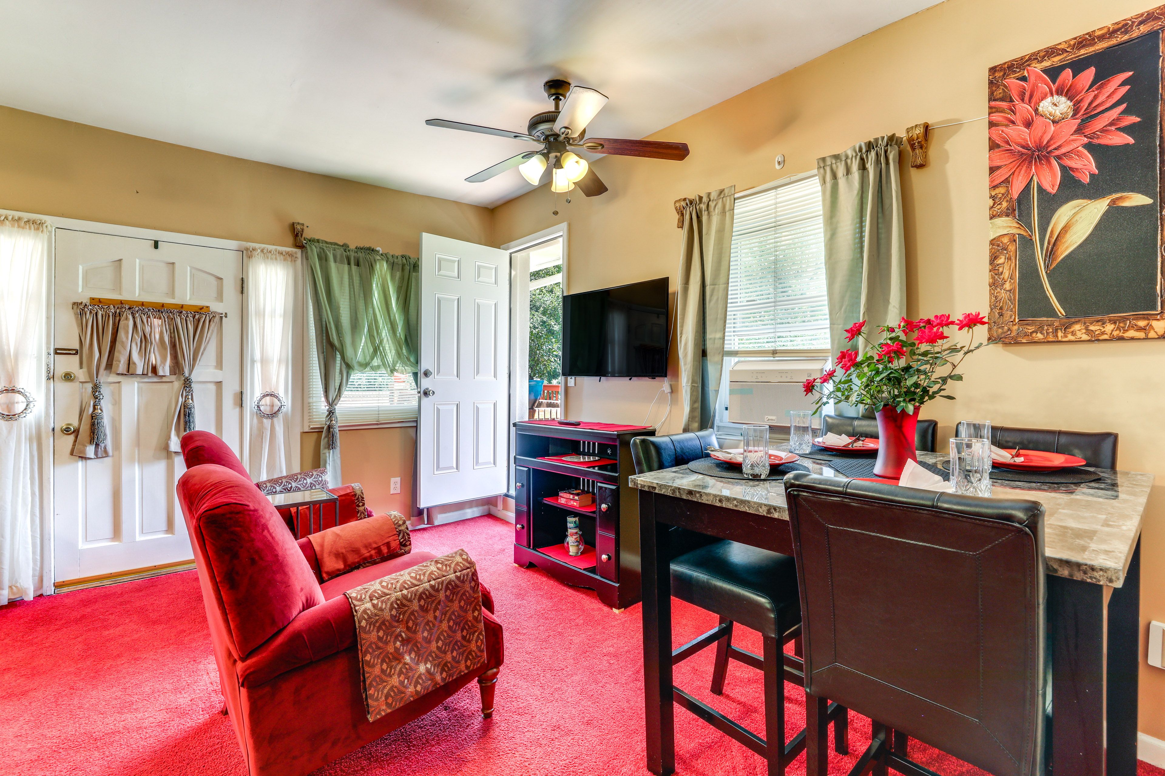 Studio | Living Area | Smart TV | Free WiFi