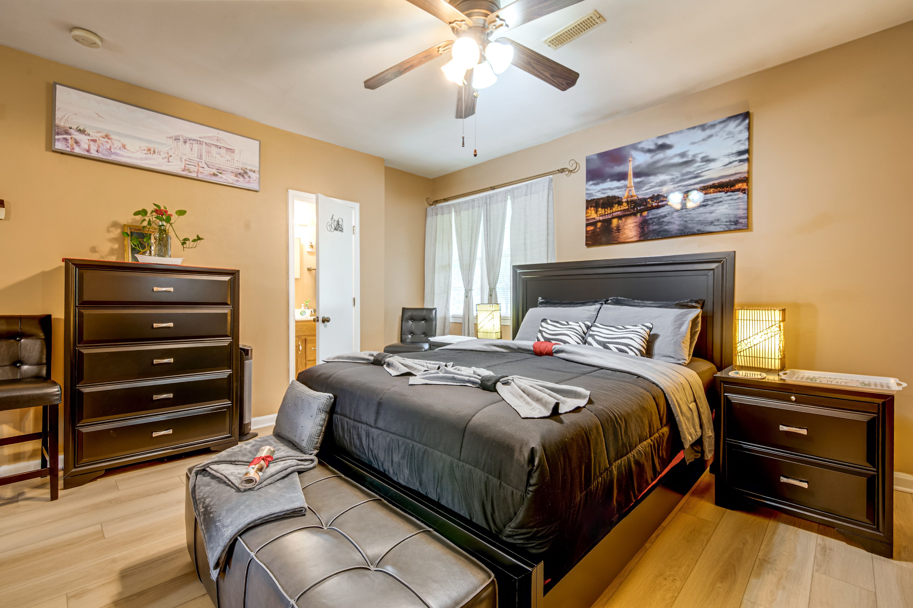Studio | Sleeping Area | Queen Bed