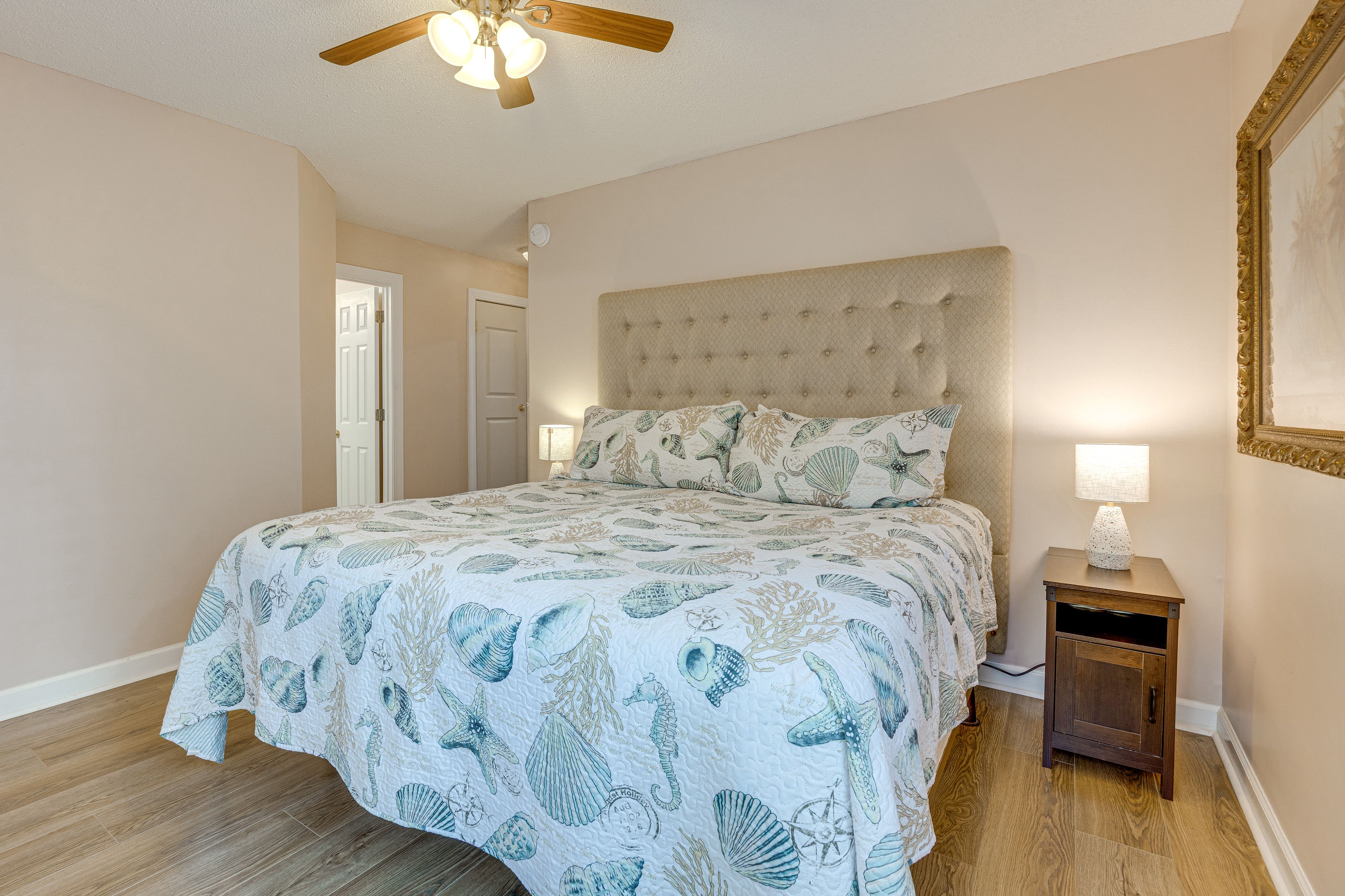 Bedroom 1 | King Bed | Smart TV