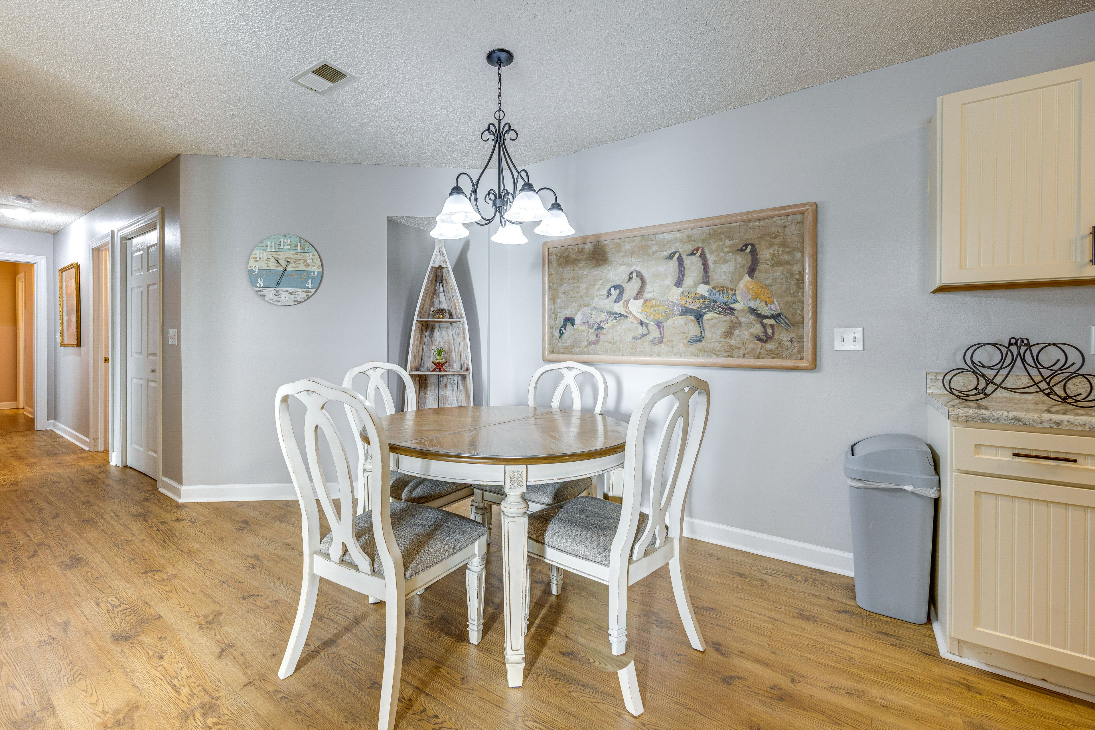 Dining Table | Dishware/Flatware