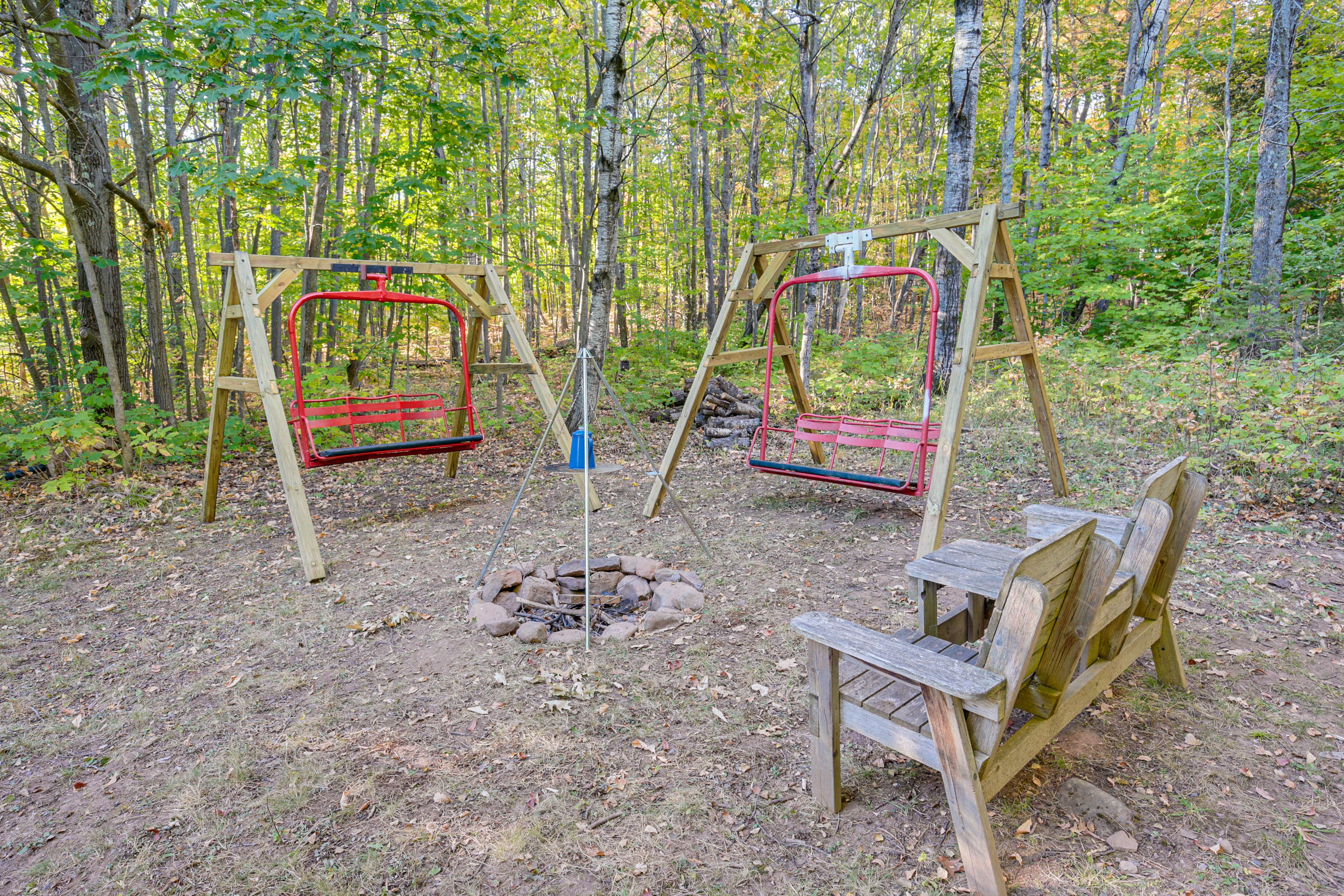 Yard | Fire Pit | Gas Grill (Propane Not Provided)