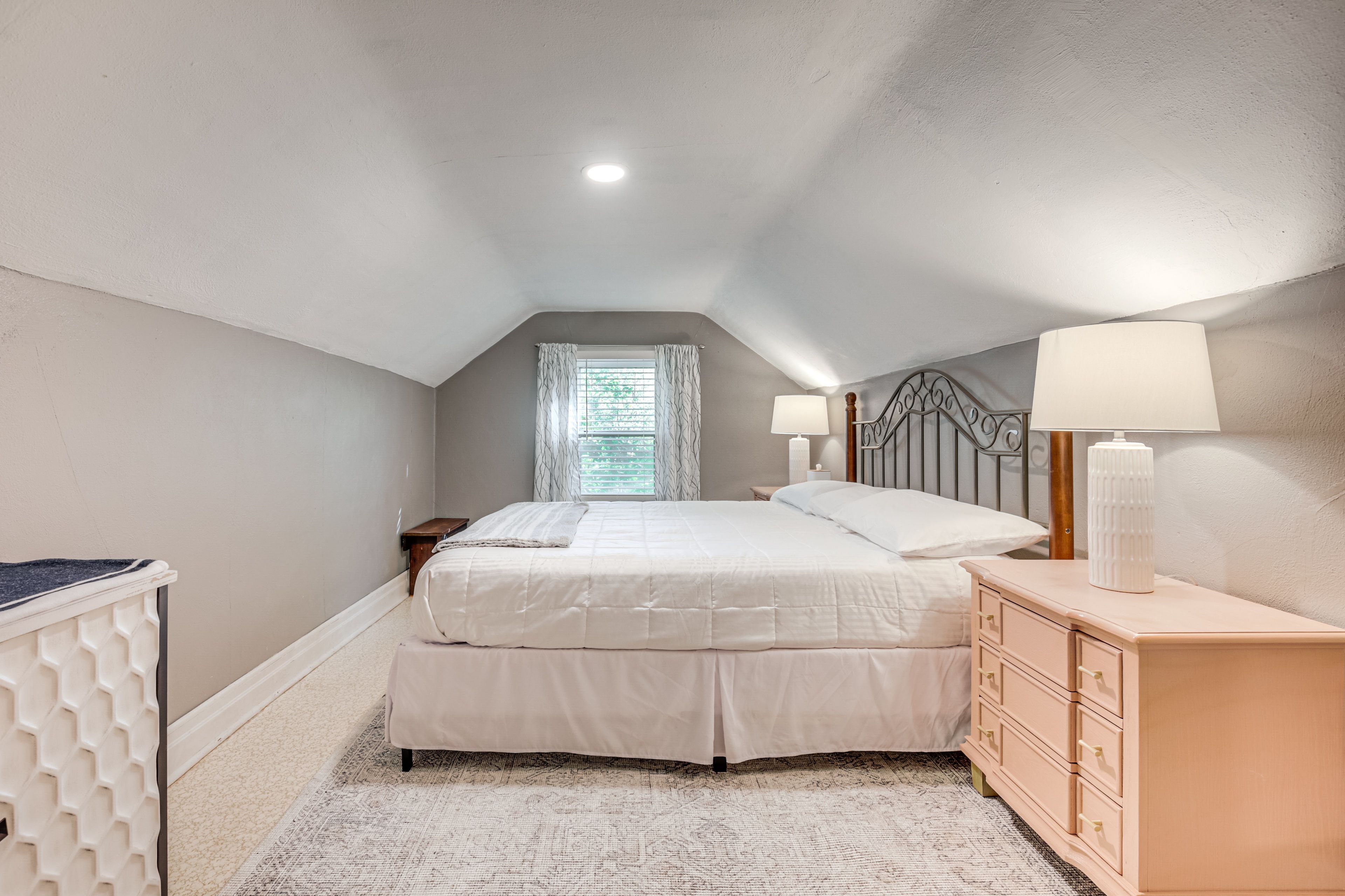 Bedroom 1 | King Bed | 2nd Floor