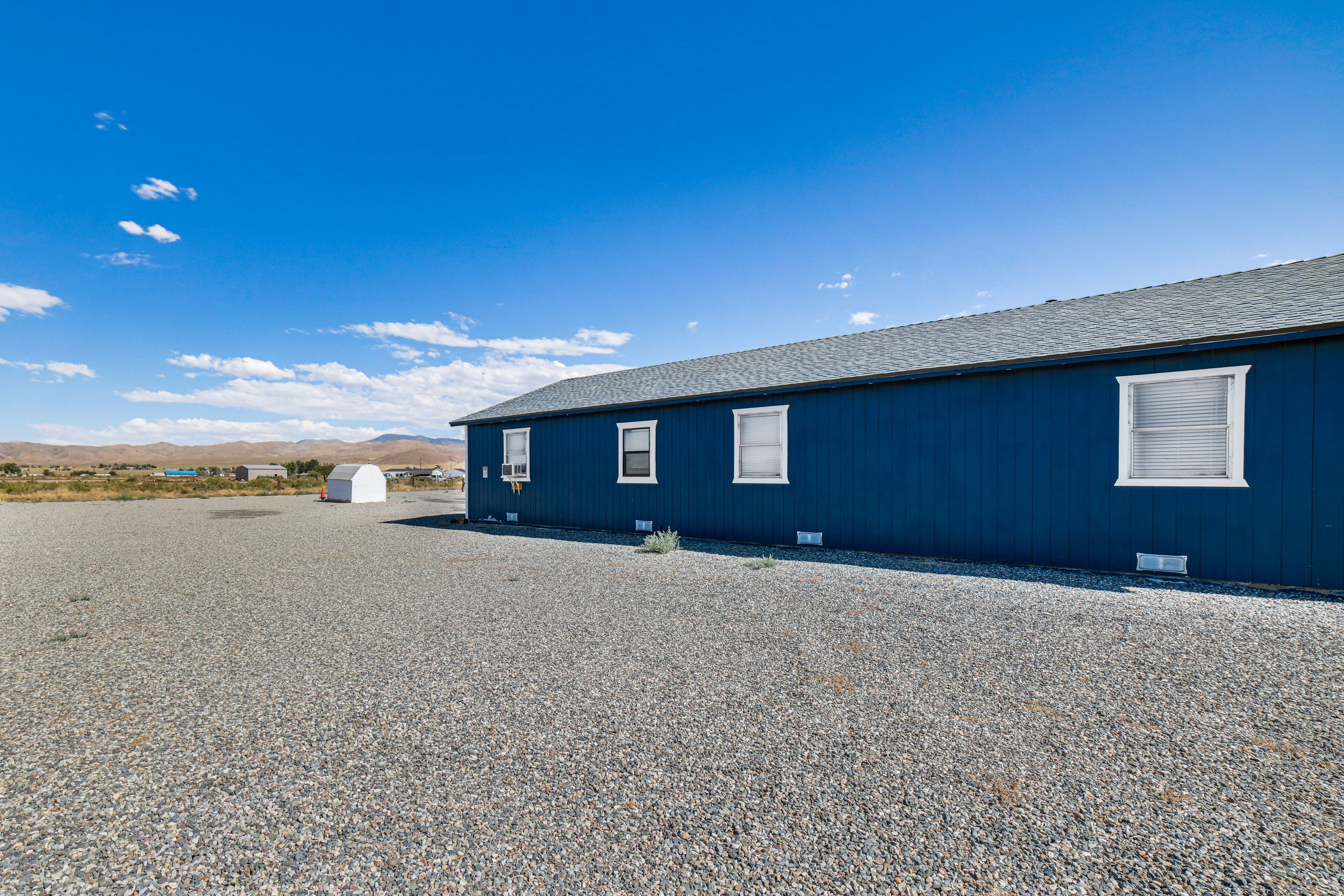 Parking | Gravel Driveway (2 Vehicles)