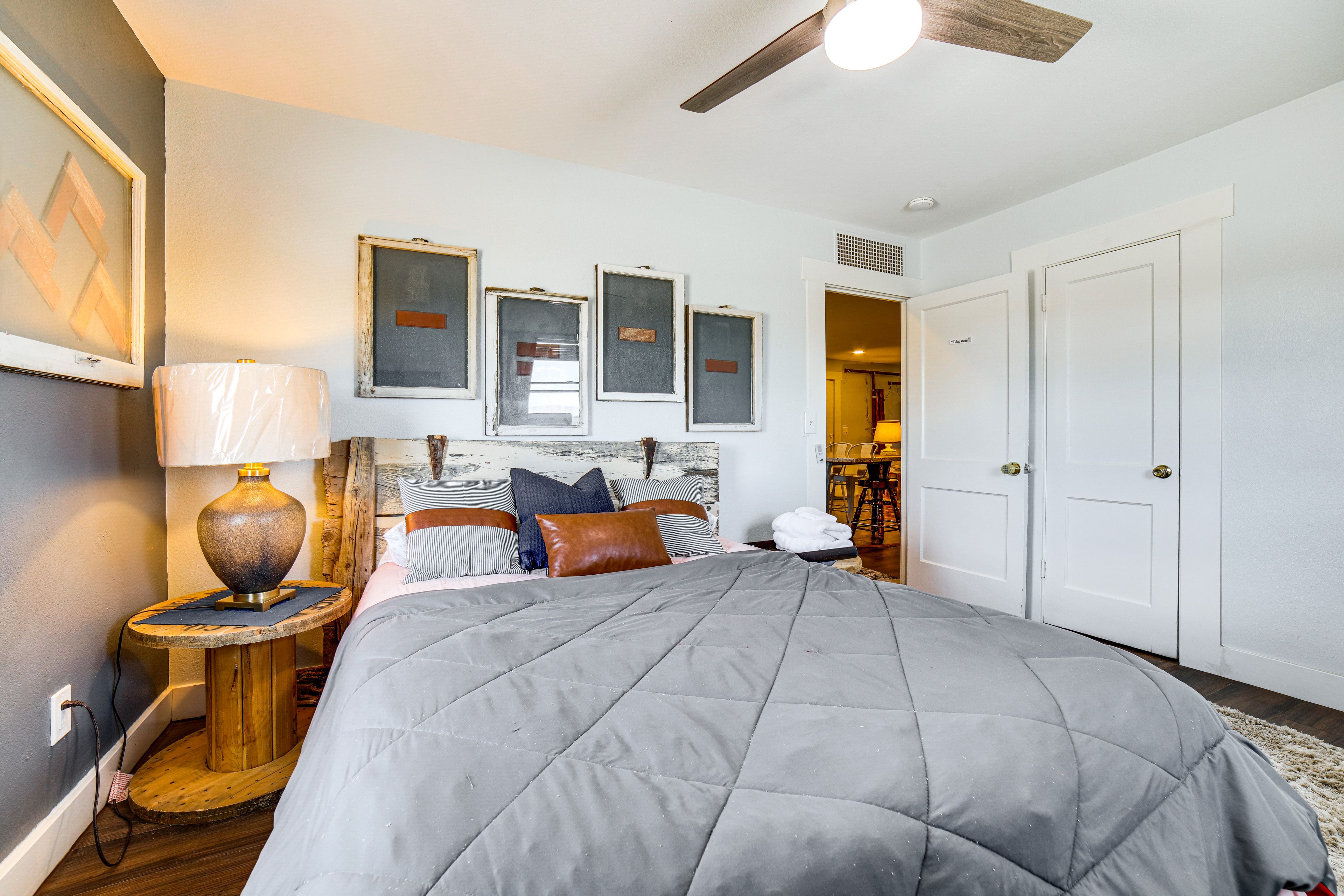 Bedroom 1 | Full Bed | Smart TV