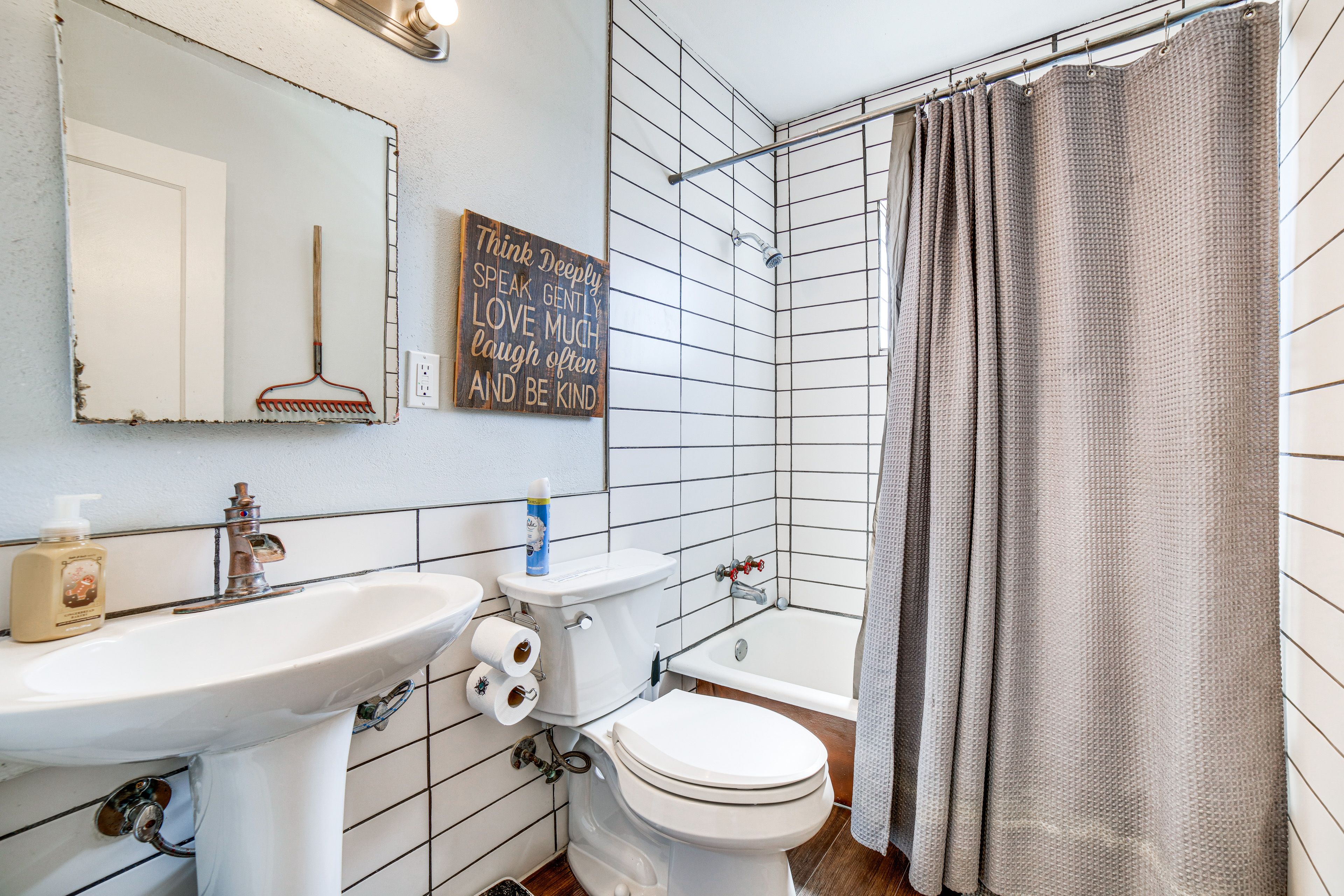 Bathroom | Towels Provided