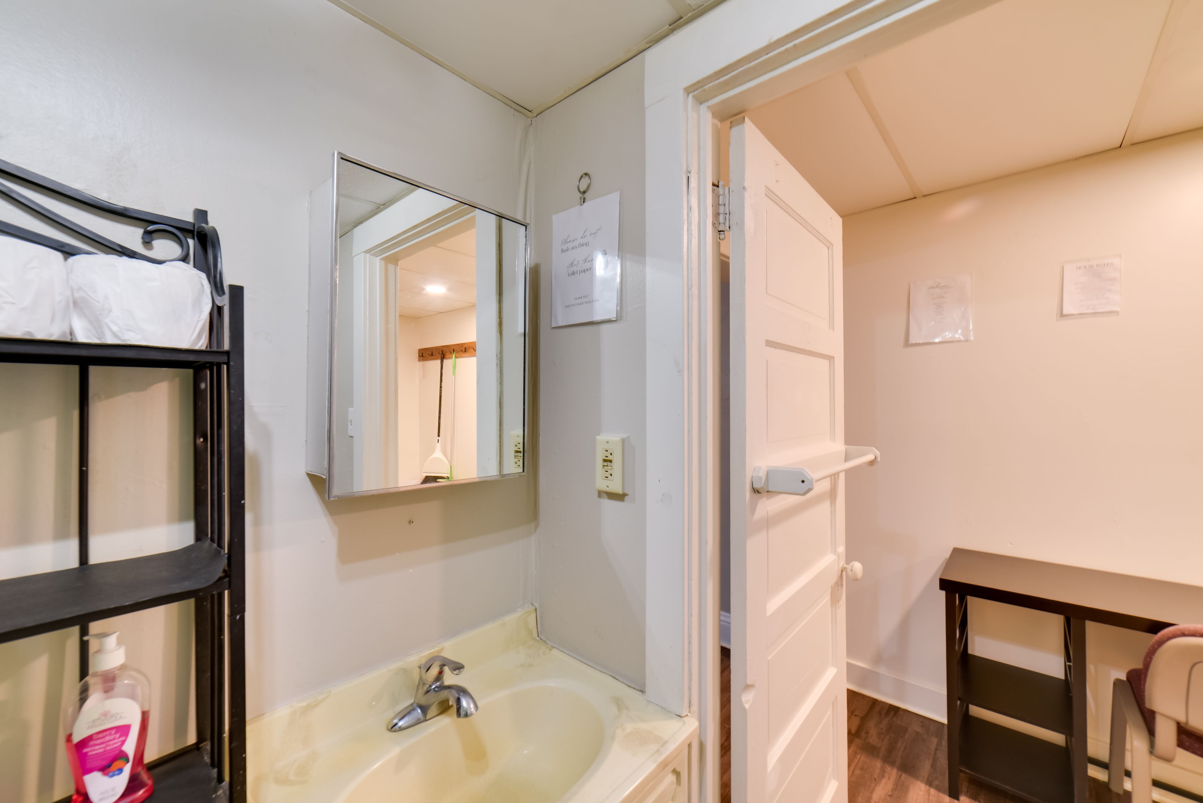 Full Bath | Towels | Hair Dryer | Complimentary Toiletries