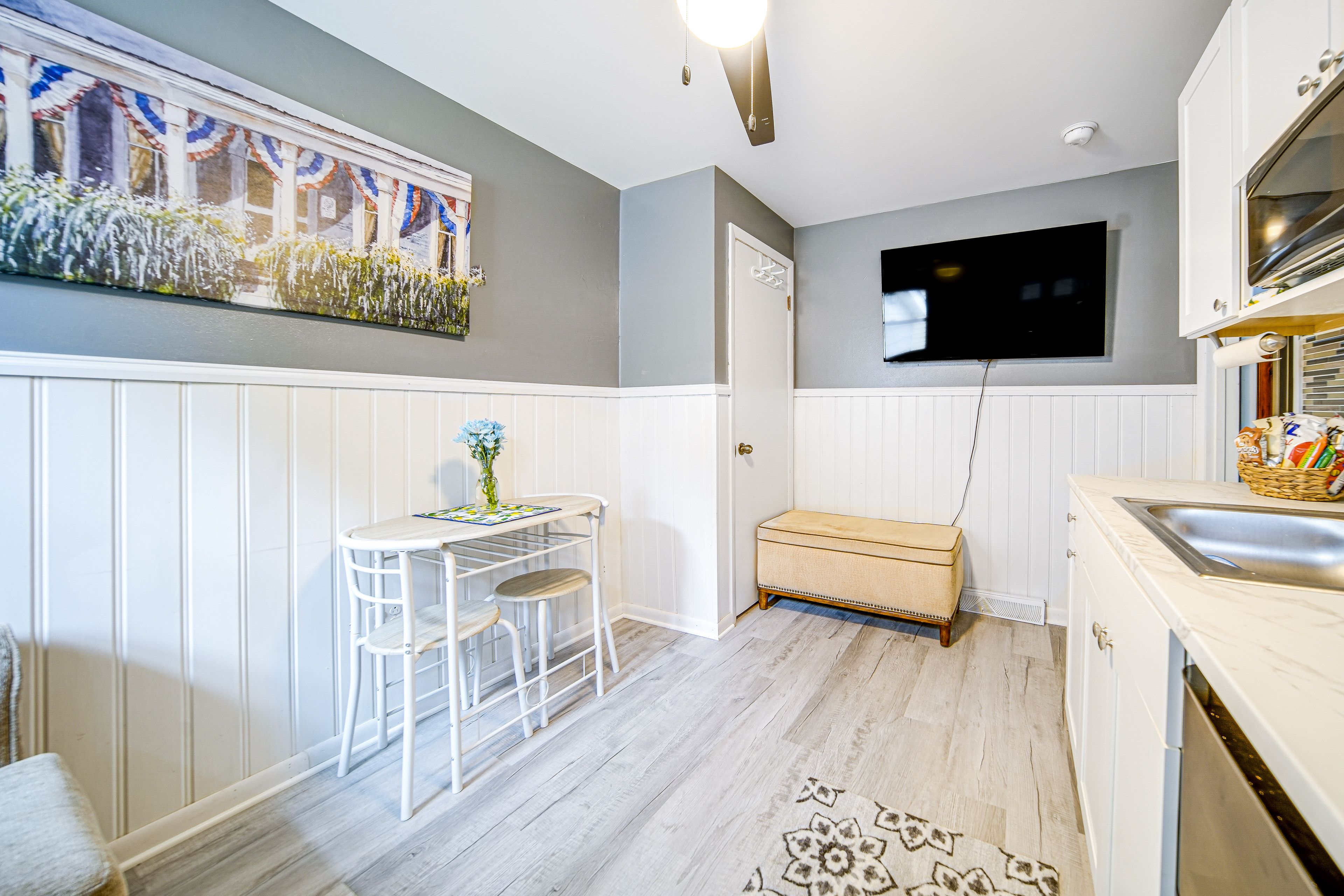 Dining Area | Dishware & Flatware Provided | Central A/C & Heat