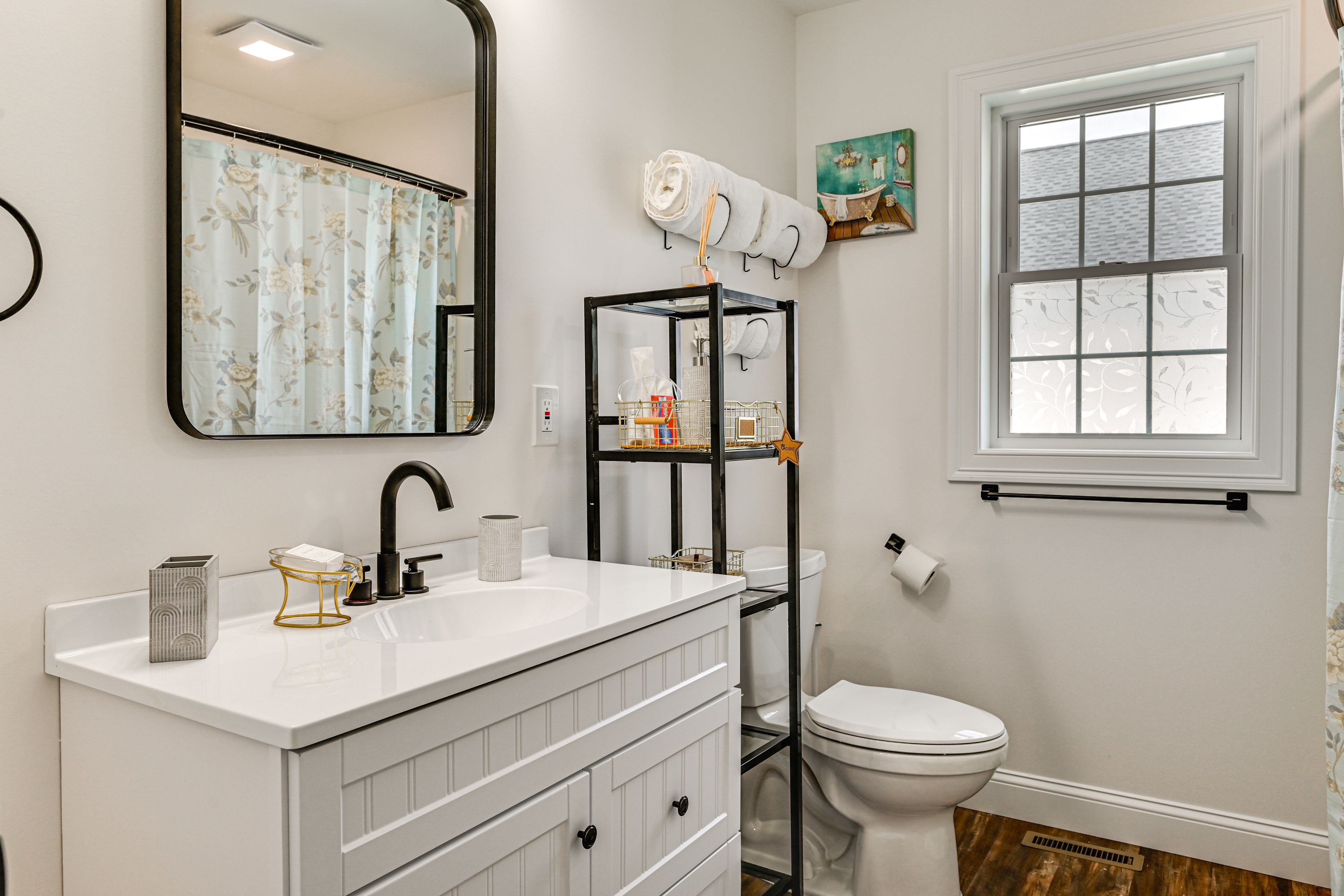 Full Bathroom | 2nd Floor