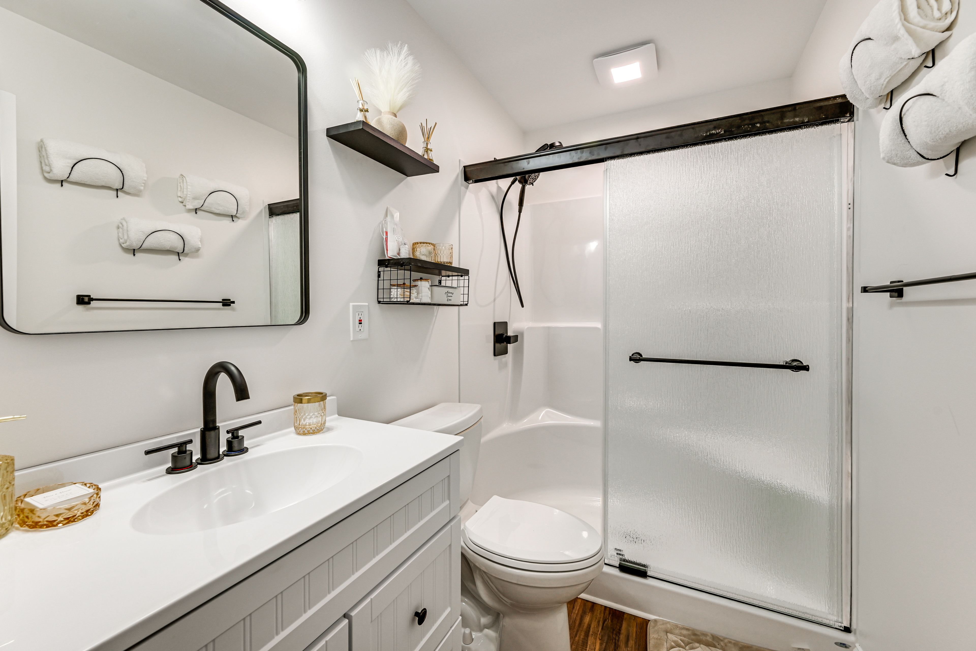 Full Bathroom | 1st Floor