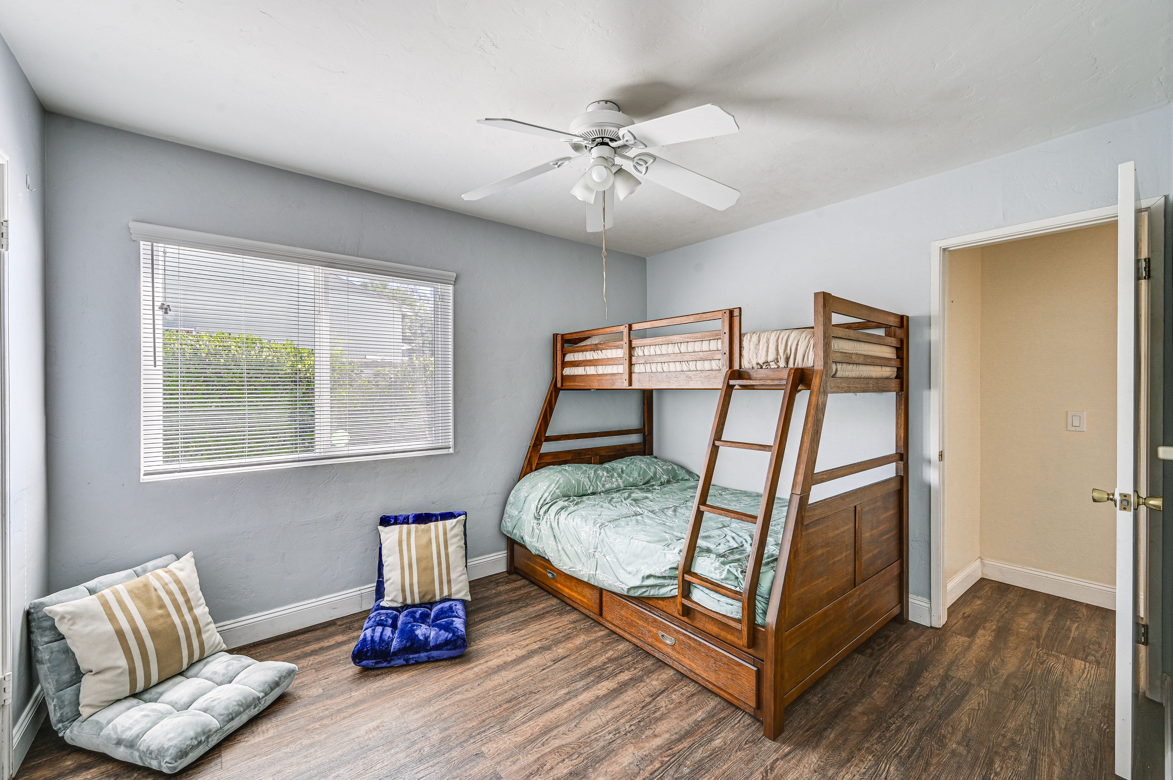 Bedroom 2 | Twin/Full Bunk Bed w/ Twin Trundle