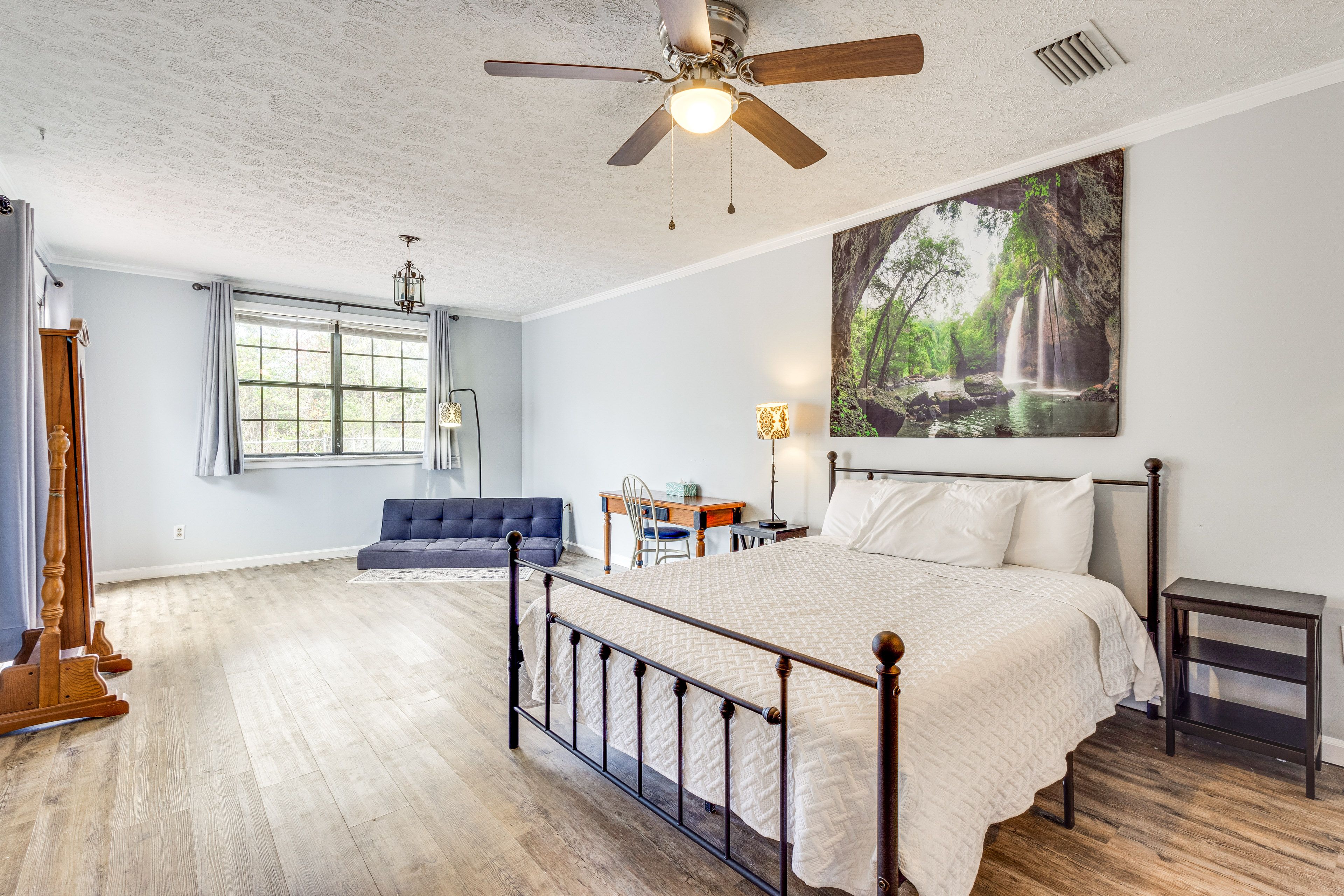 Bedroom 1 | Queen Bed | Queen Floor Mattress | Desk | En-Suite Bathroom
