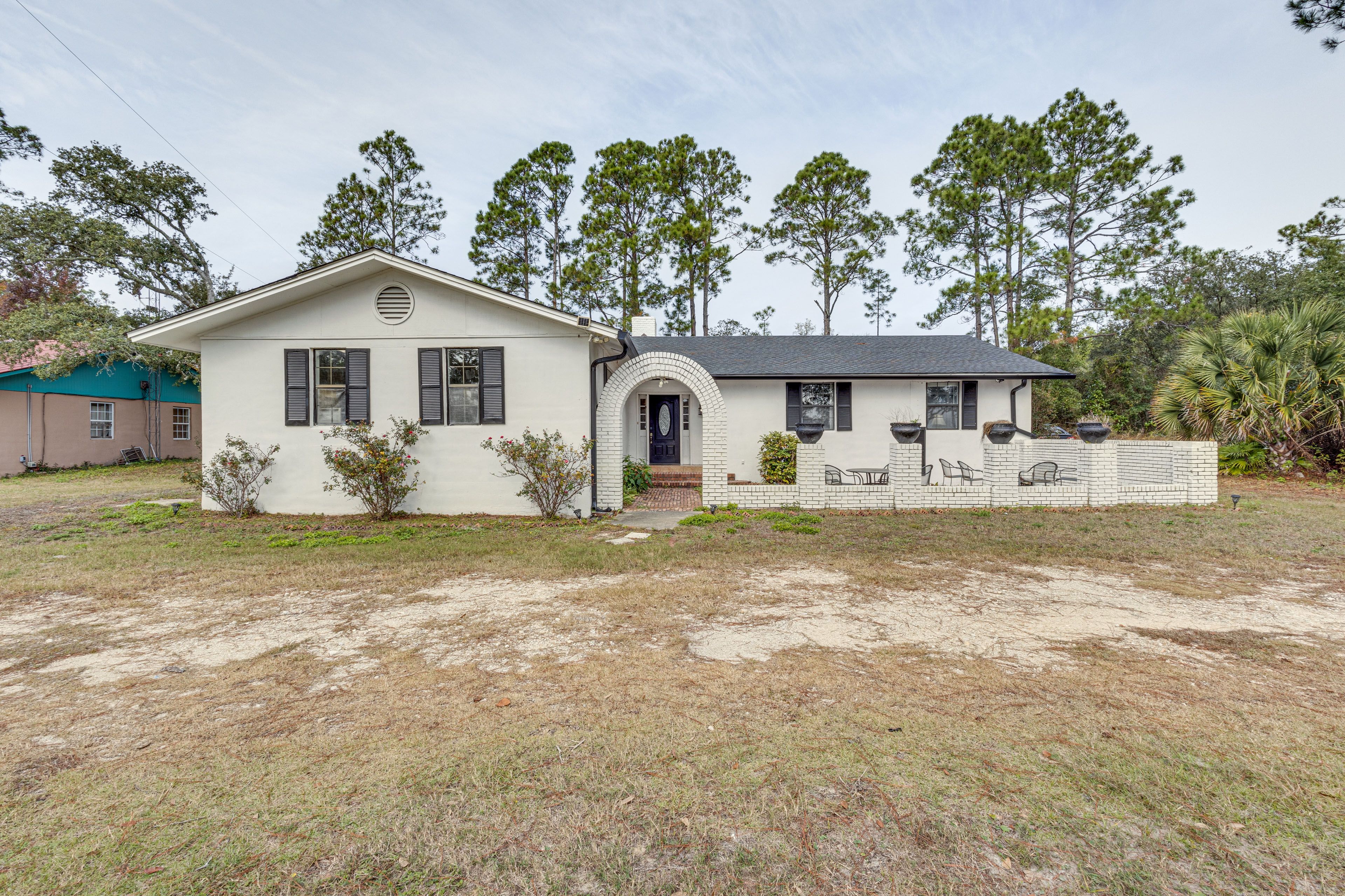 Parking | Driveway (5 Vehicles) | Boat/Trailer Parking Available