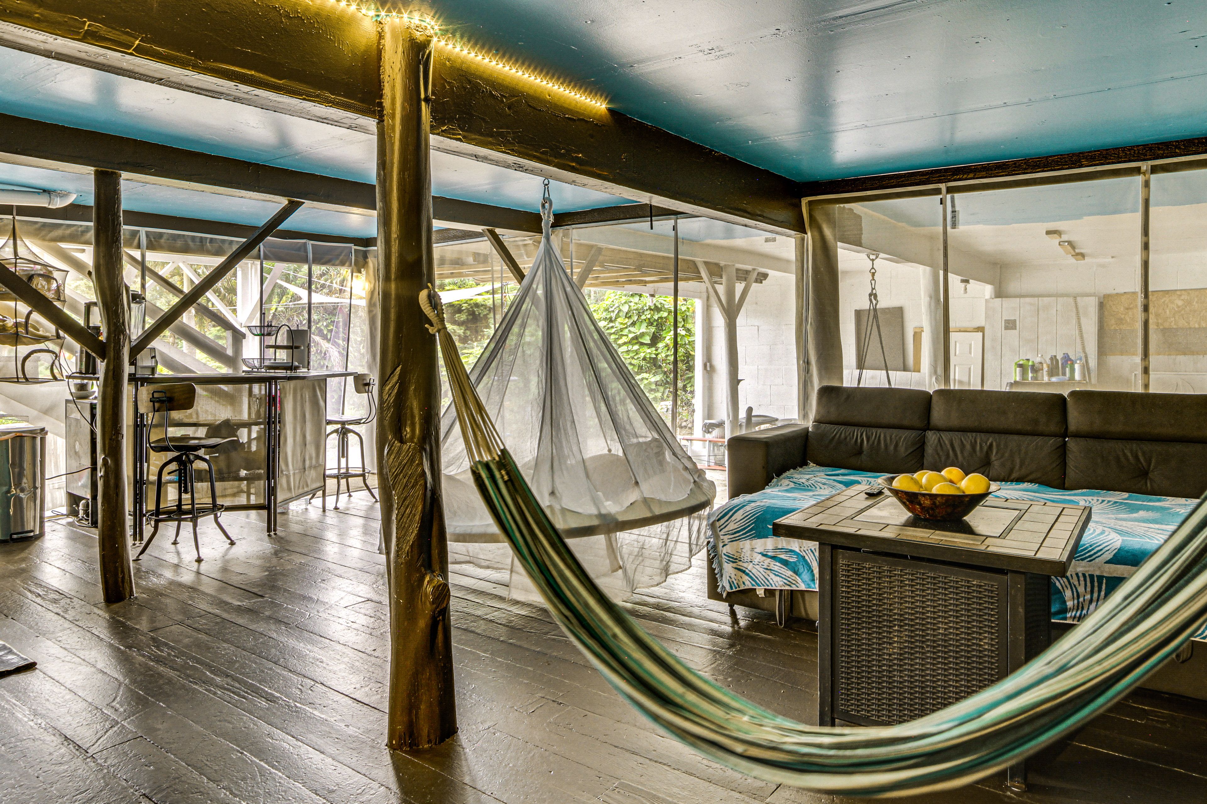 Screened Lanai | 1st Floor | Queen Sleeper Sofa | Drink Bar