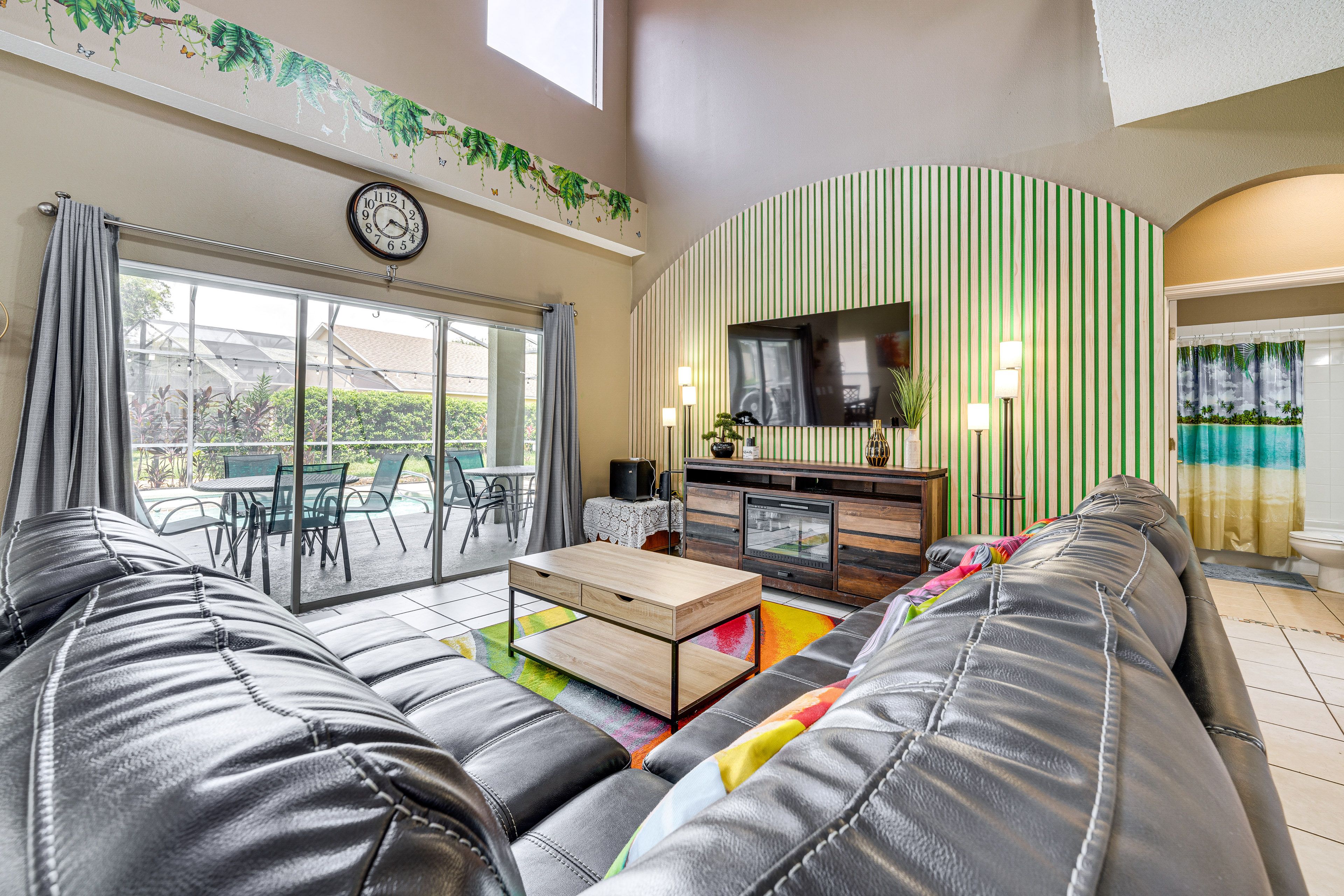 Living Room | Electric Fireplace | Central A/C | Free WiFi | 1st Floor