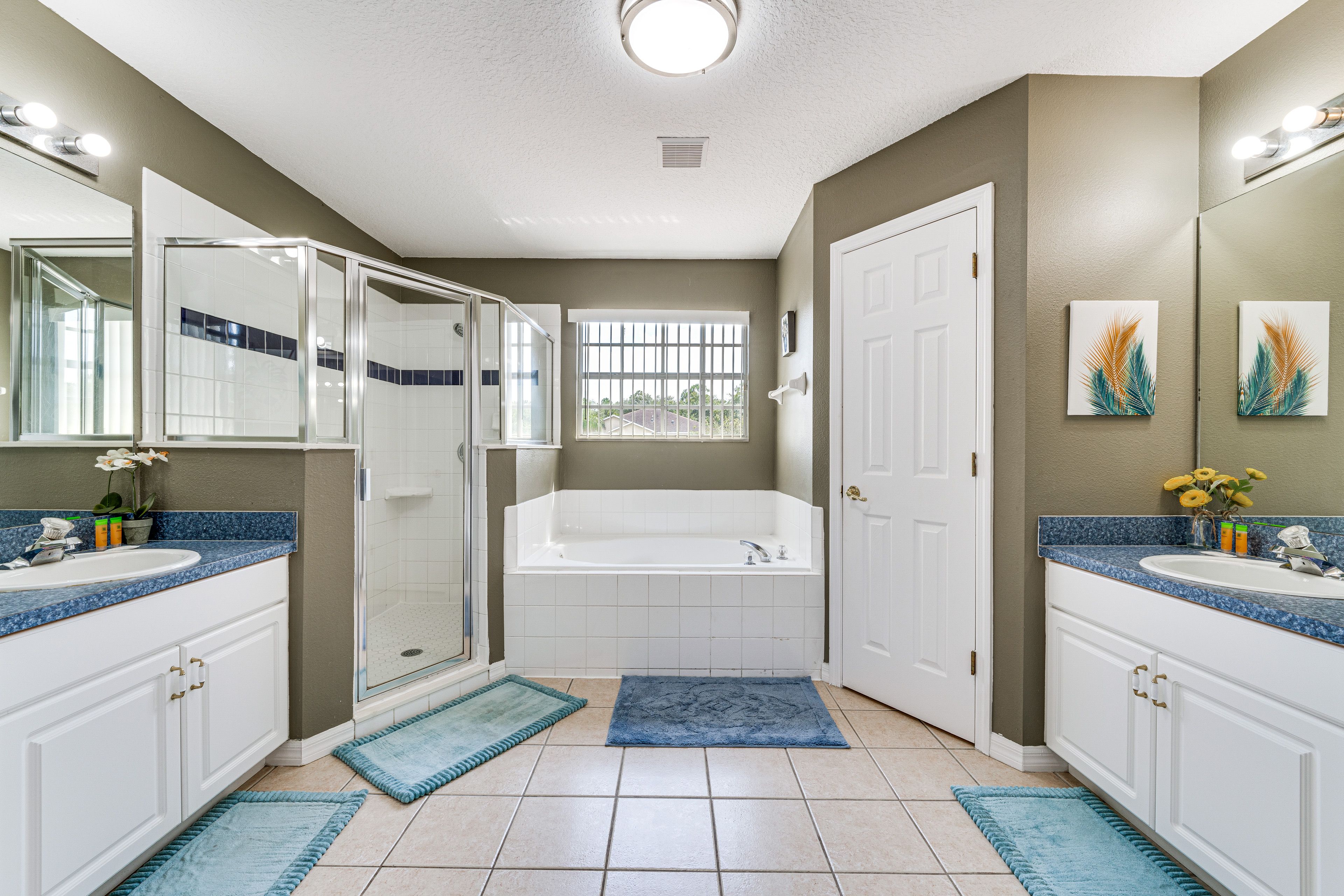 En-Suite Bathroom | Hair Dryer | 2nd Floor