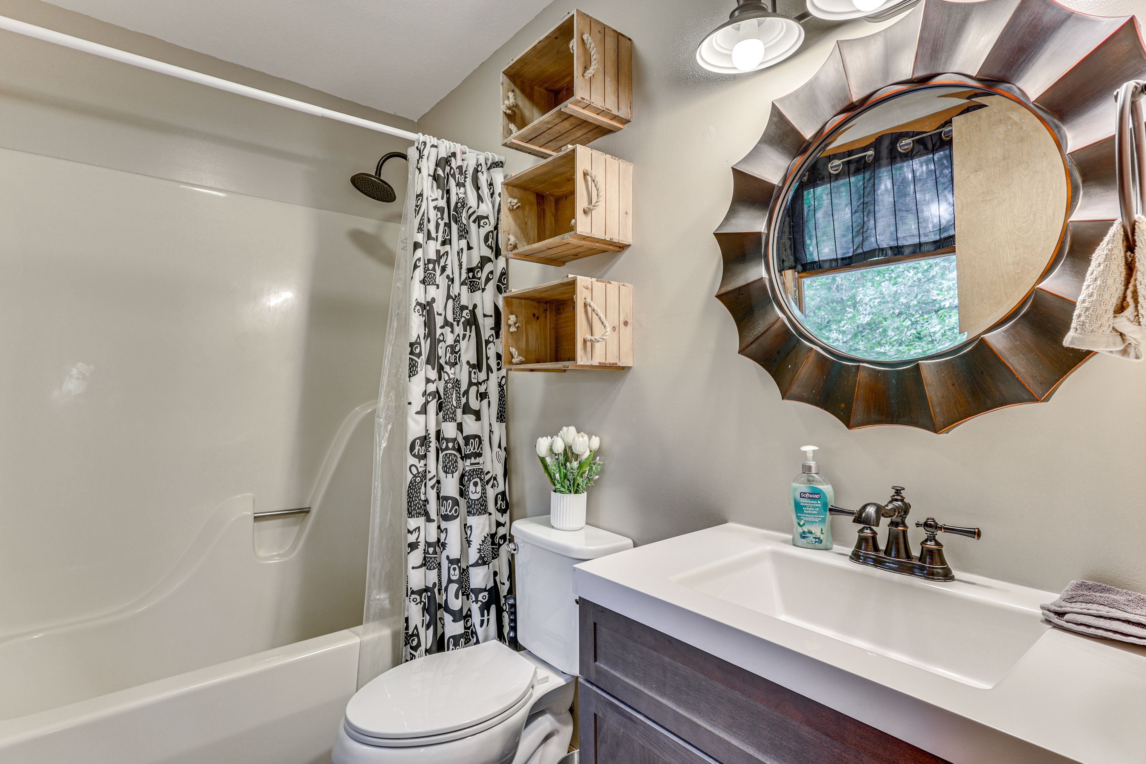 En-Suite Bathroom | 1st Floor | Complimentary Toiletries | Hair Dryer