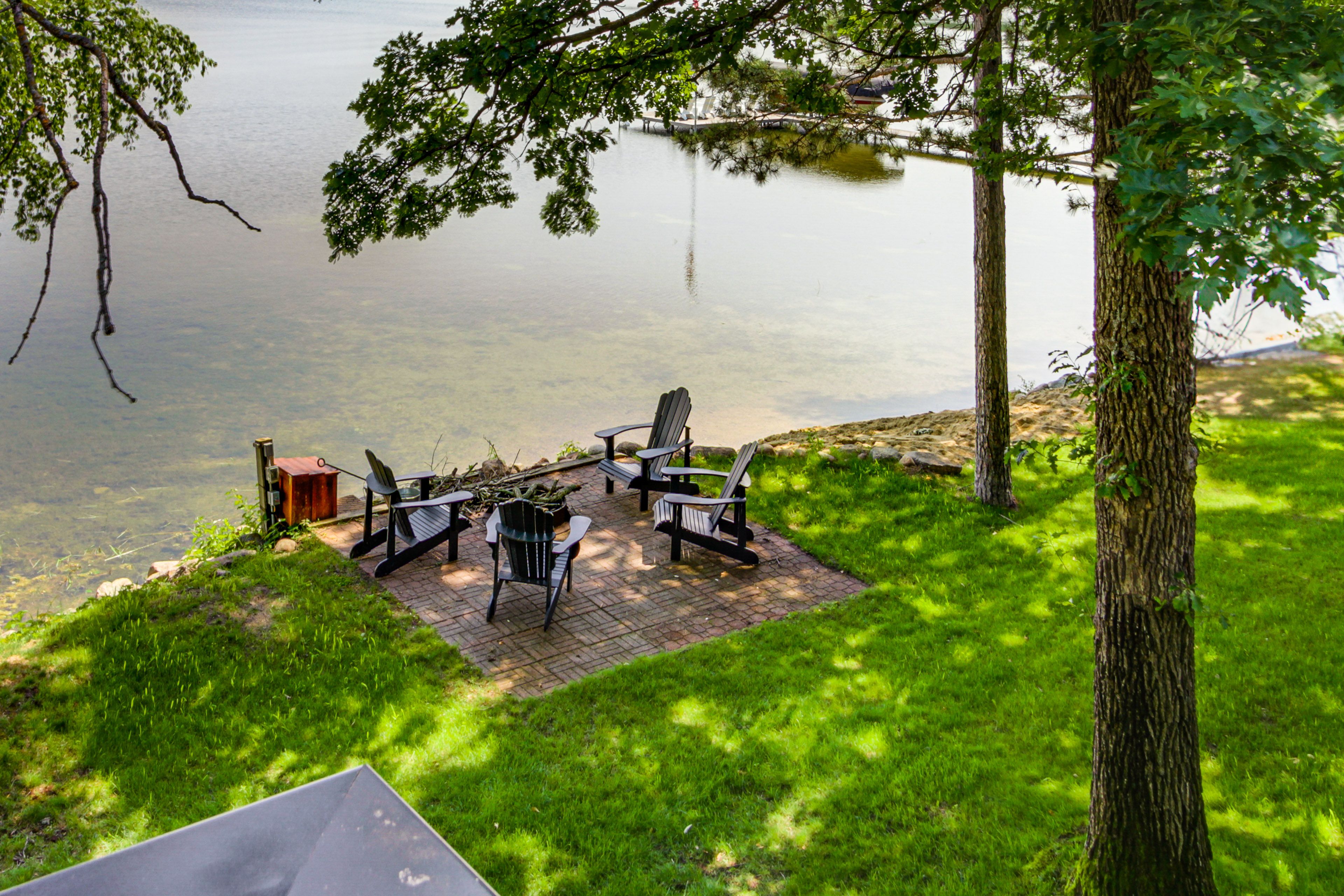 Lakefront Yard | Fire Pit