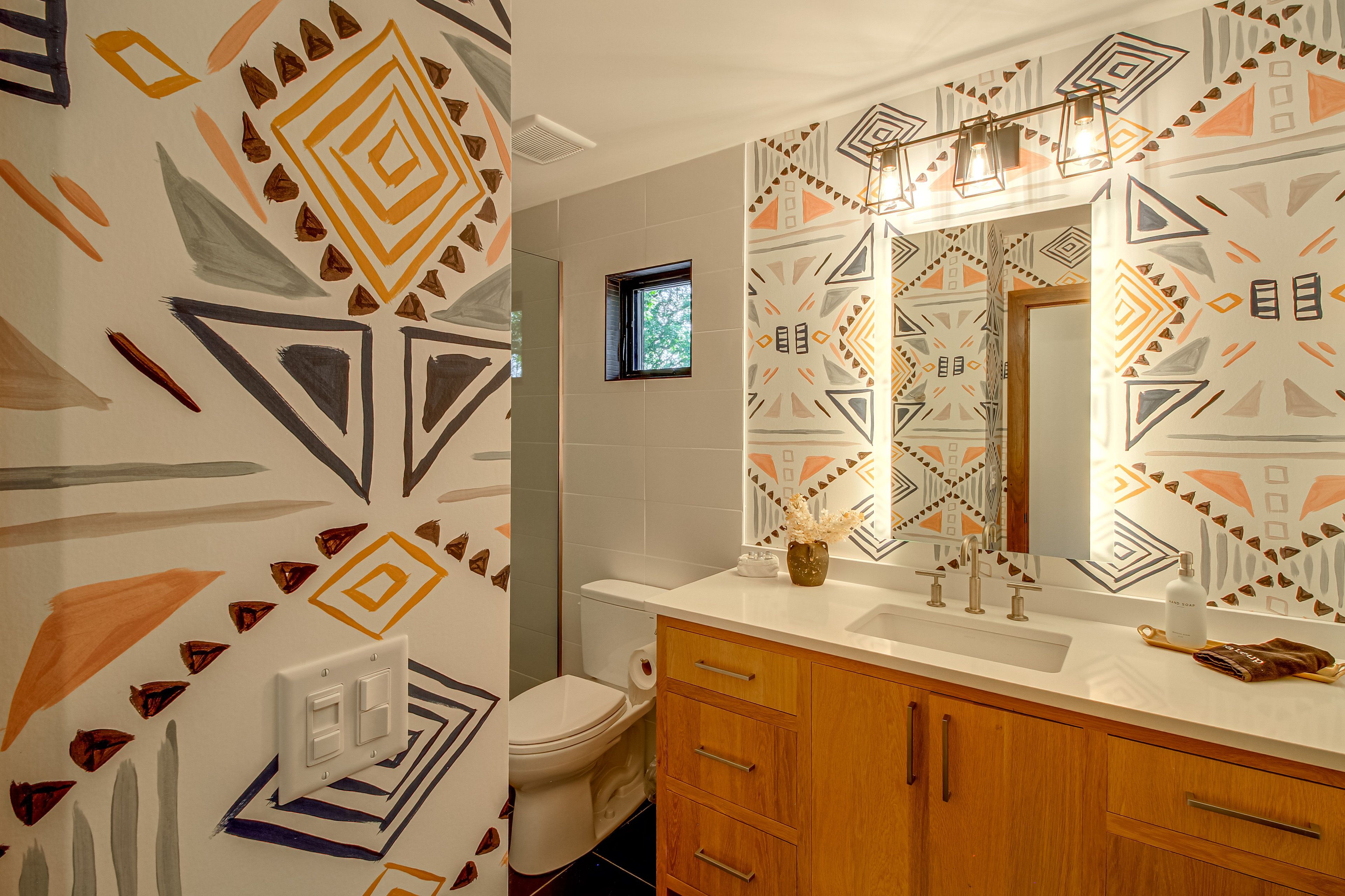 Full Bathroom | 2nd Floor