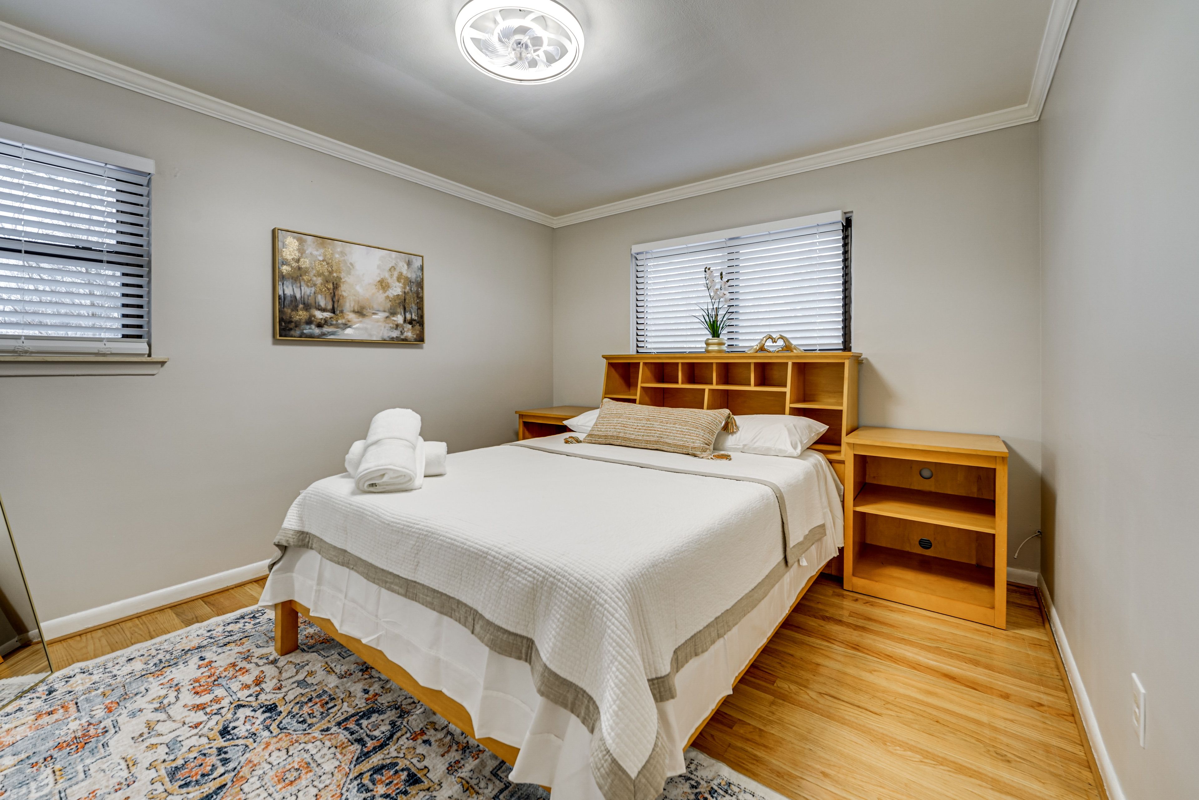 Bedroom 1 | Queen Bed | Main Floor