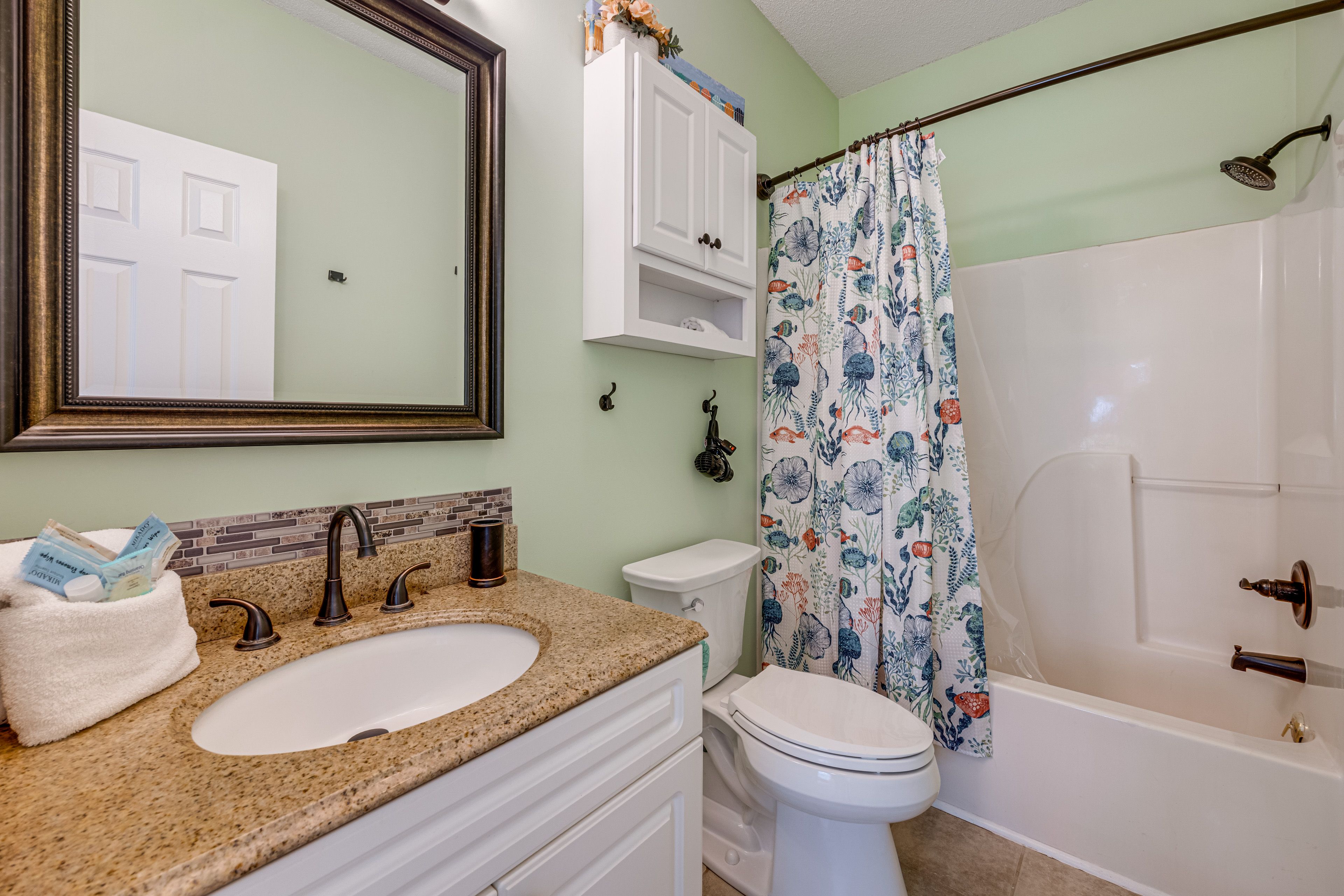 En-Suite Bathroom | Towels Provided | Complimentary Toiletries