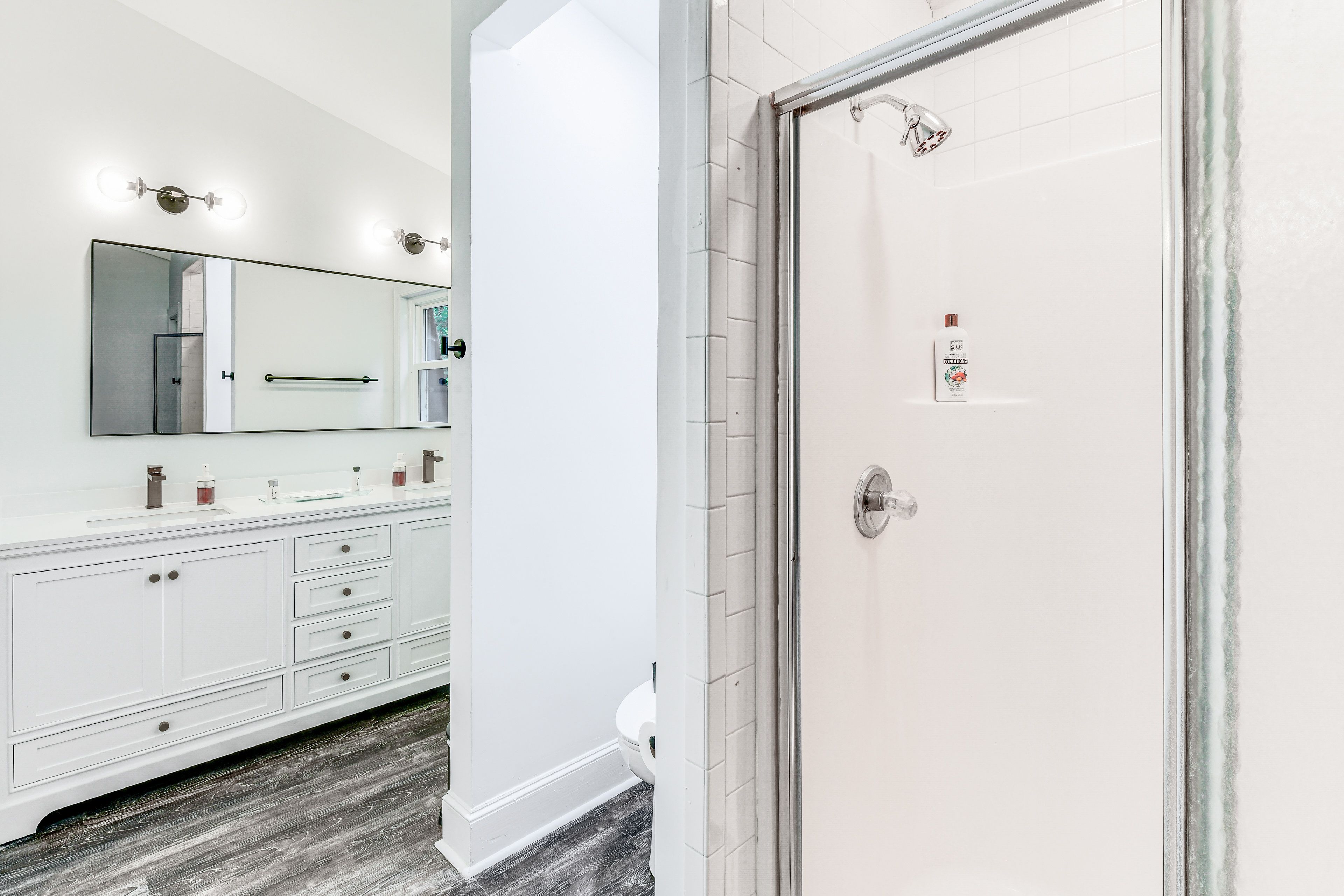 En-Suite Bathroom | 2nd Floor