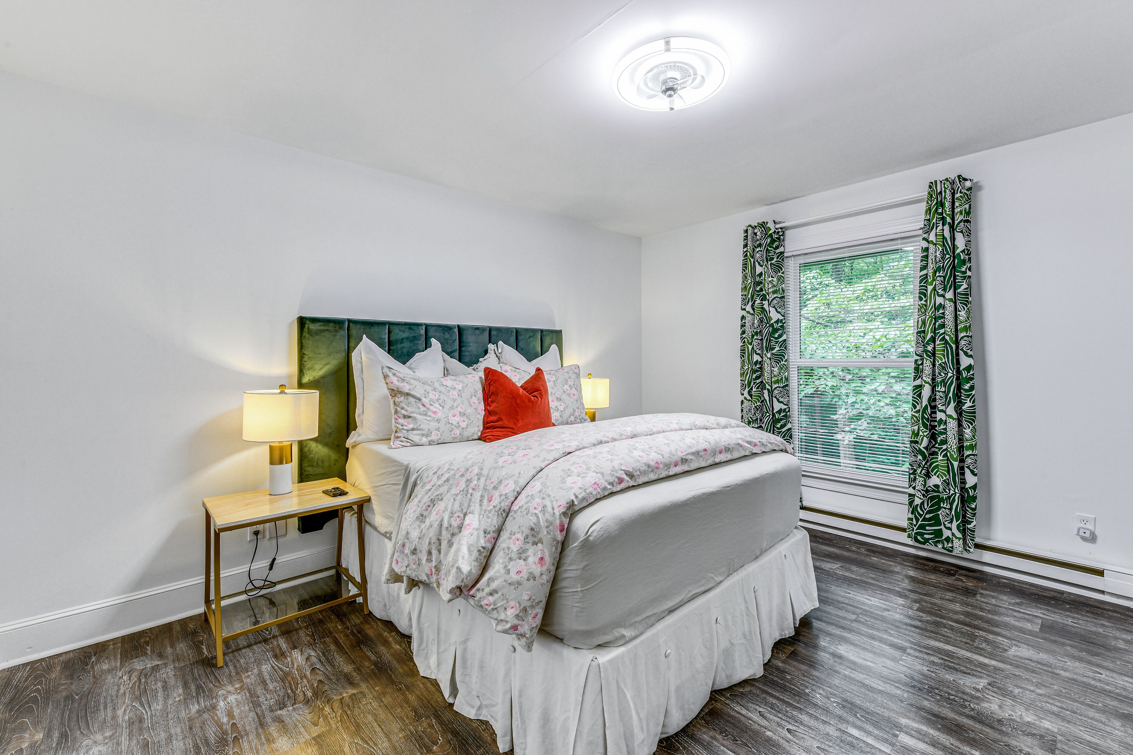 Bedroom 1 | 1st Floor | Queen Bed