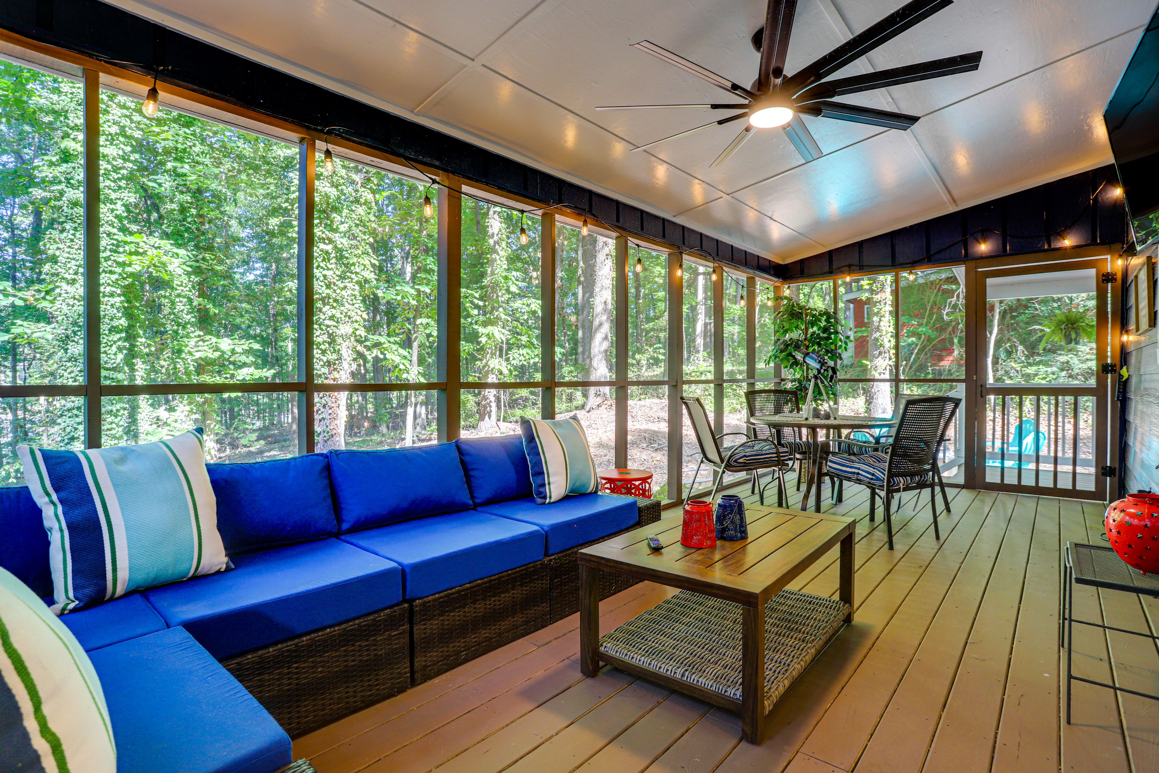 Screened Porch | Smart TV | Telescope