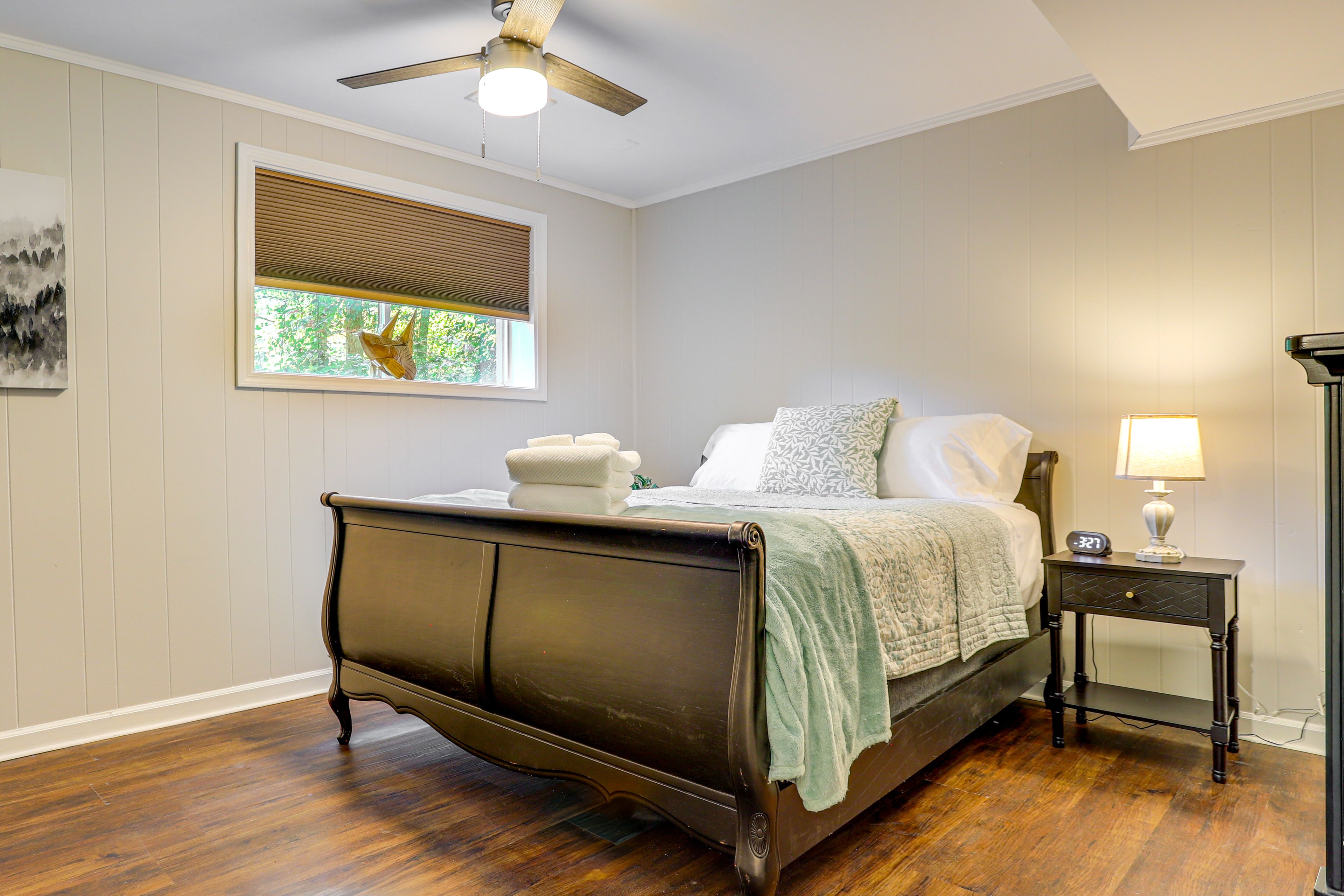 Bedroom 3 | Queen Bed | Basement Level
