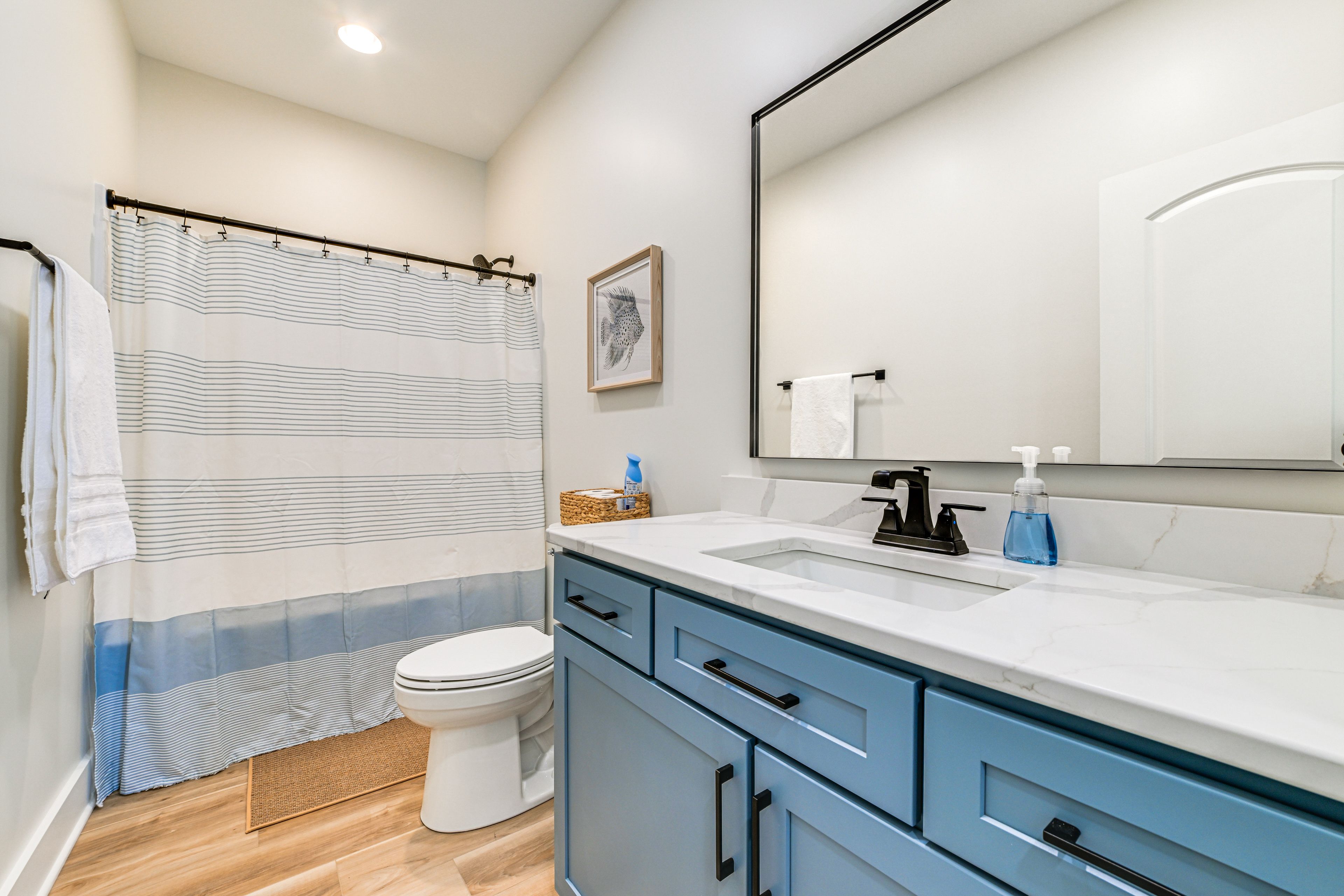 Full Bathroom | 1st Floor