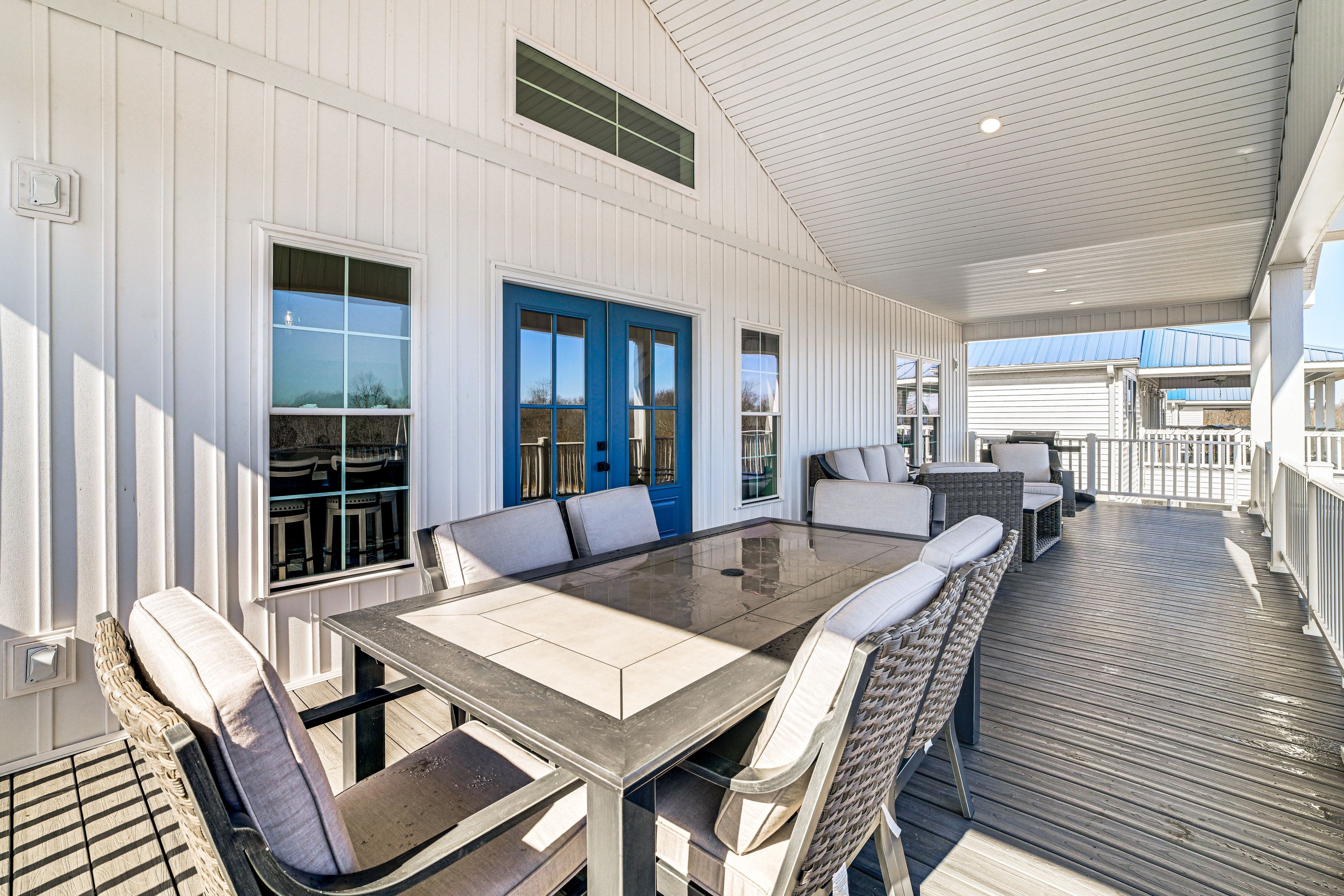 Deck | Dining Area