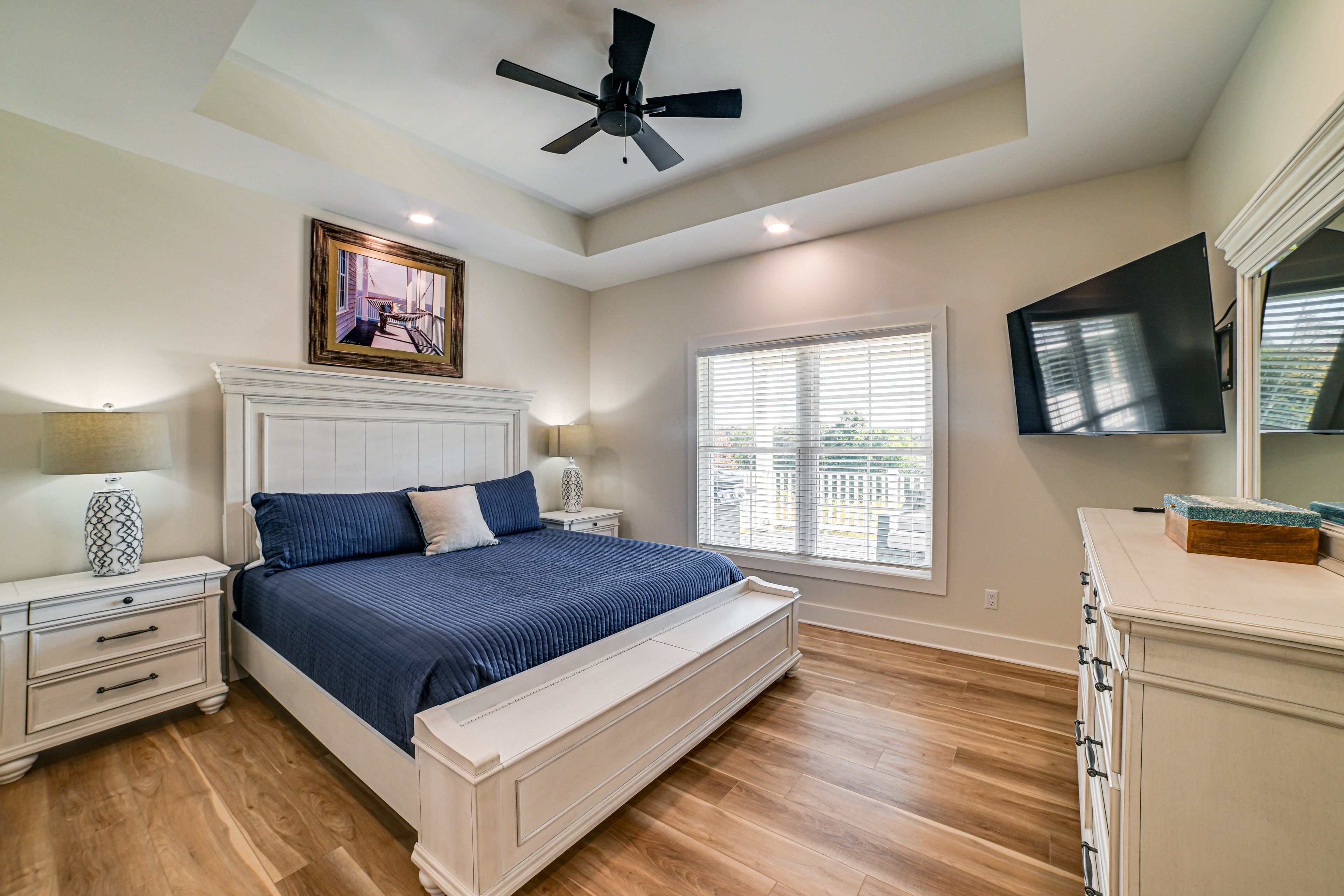 Bedroom 1 | King Bed | Linens Provided | 1st Floor