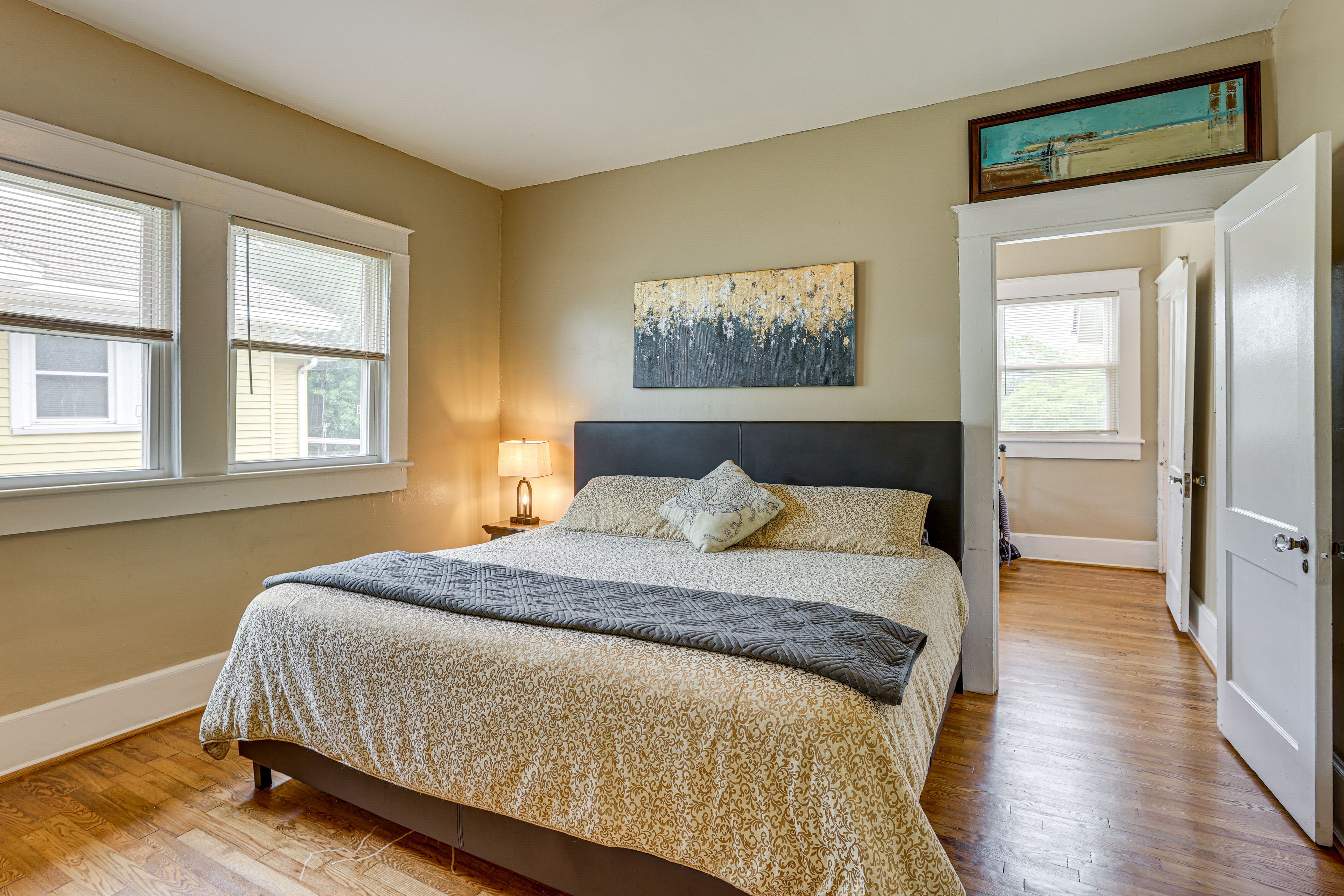 Bedroom 1 | King Bed
