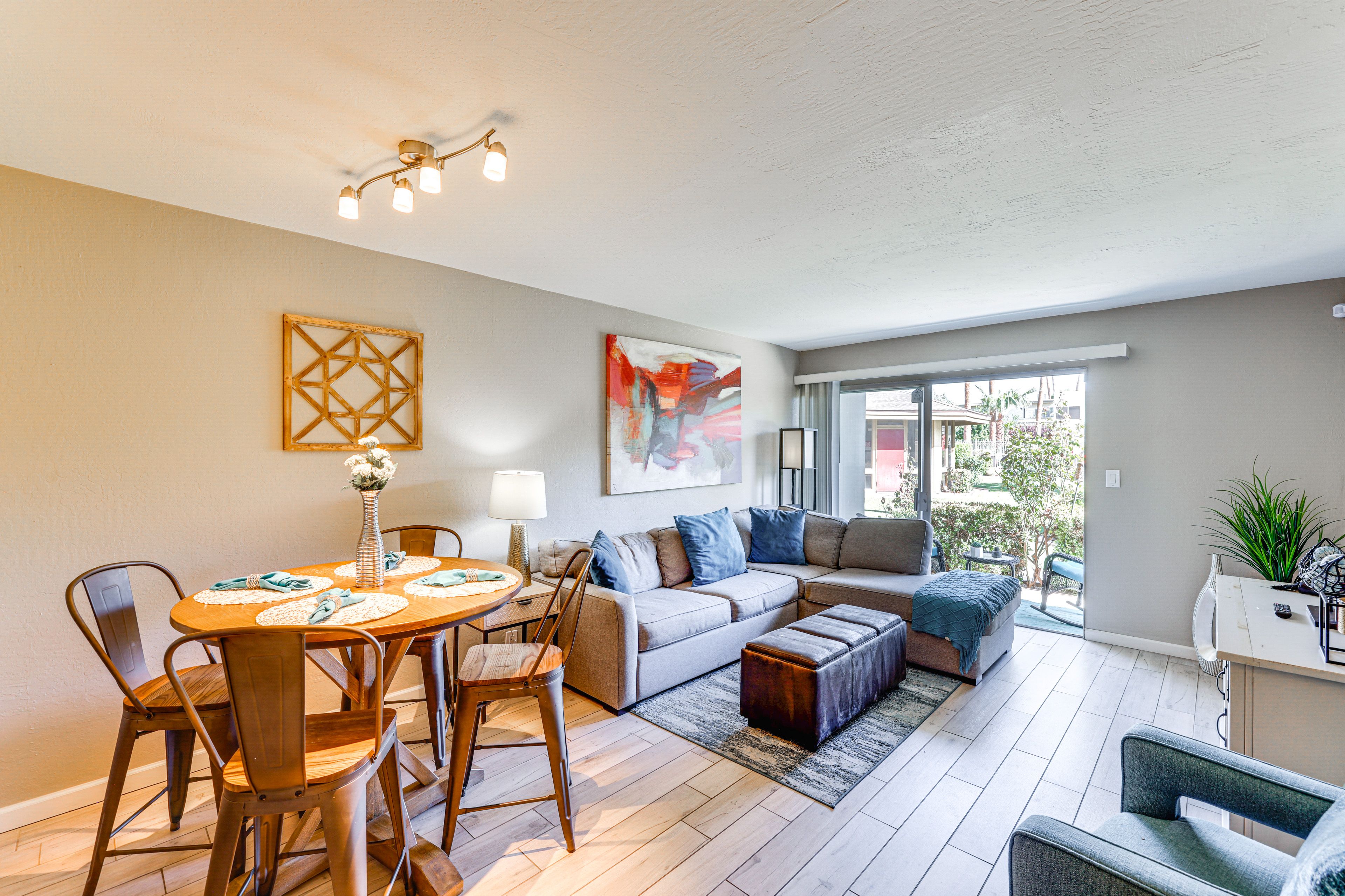 Living Room | Free WiFi