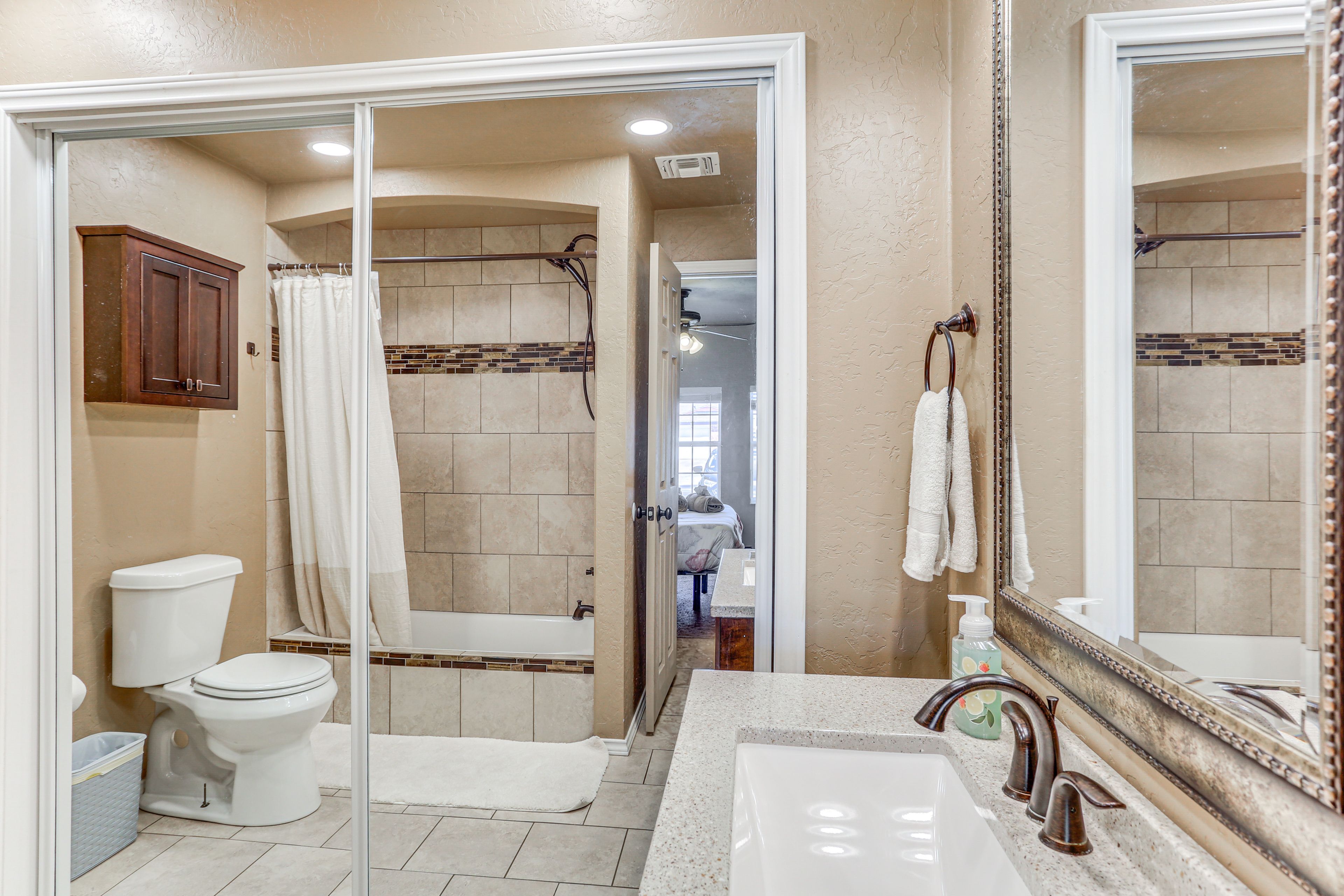 En-Suite Bathroom | Complimentary Toiletries Provided
