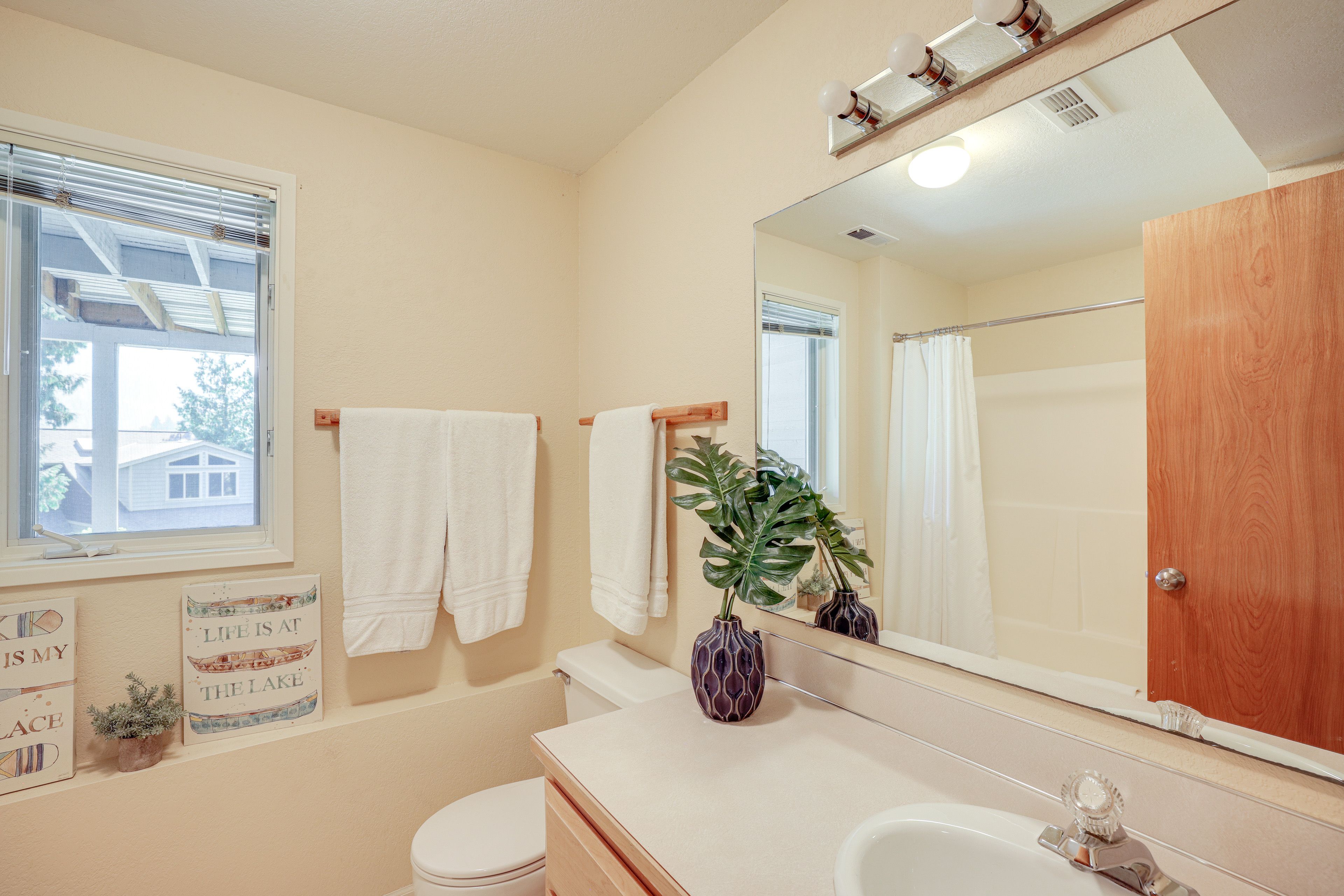 Full Bathroom | Lower Level