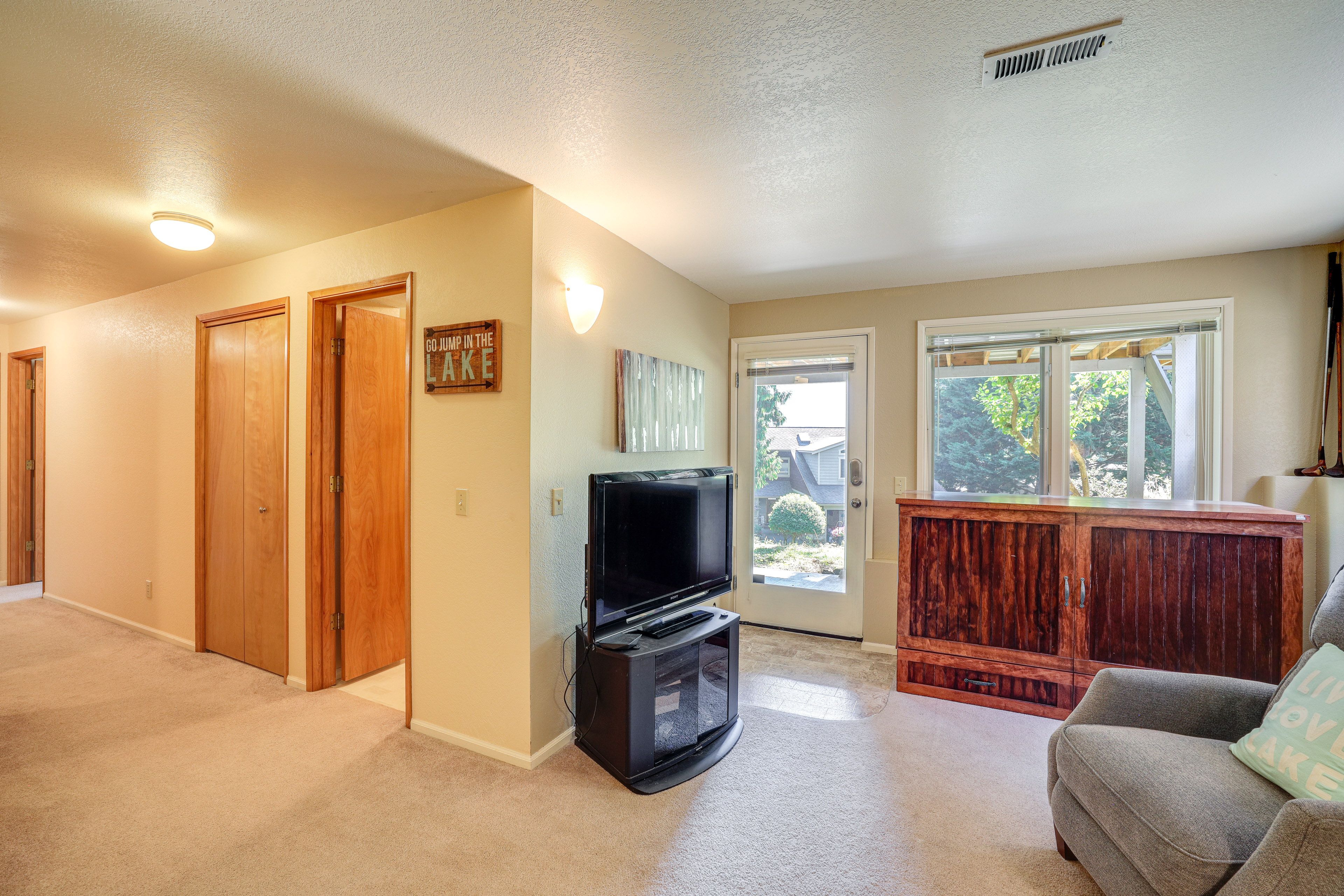 Sitting Room | Books | Board Games | Lower Level