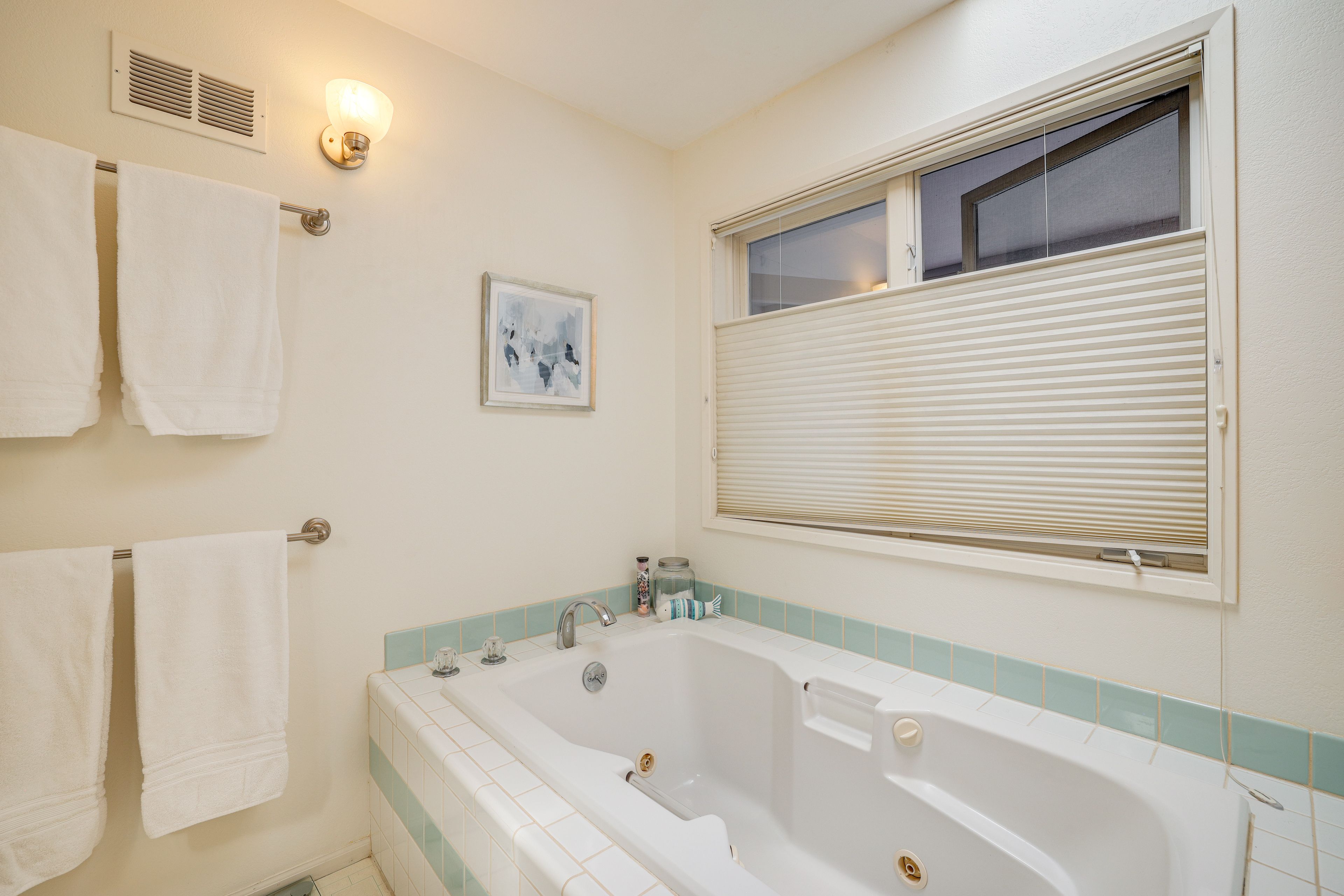 Full Bathroom | Main Level