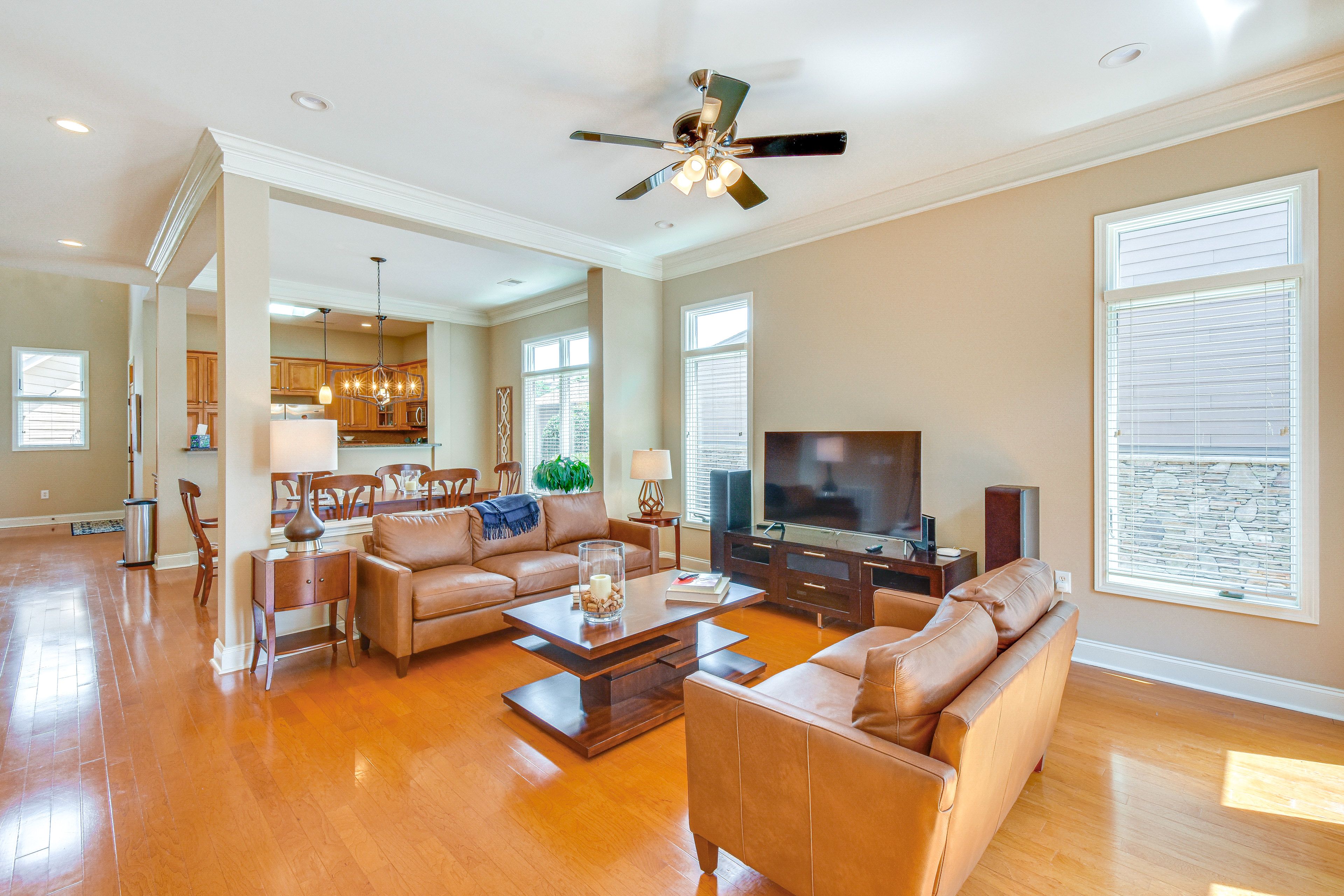 Living Room | Free WiFi | Central A/C | Smart TV | Main Level
