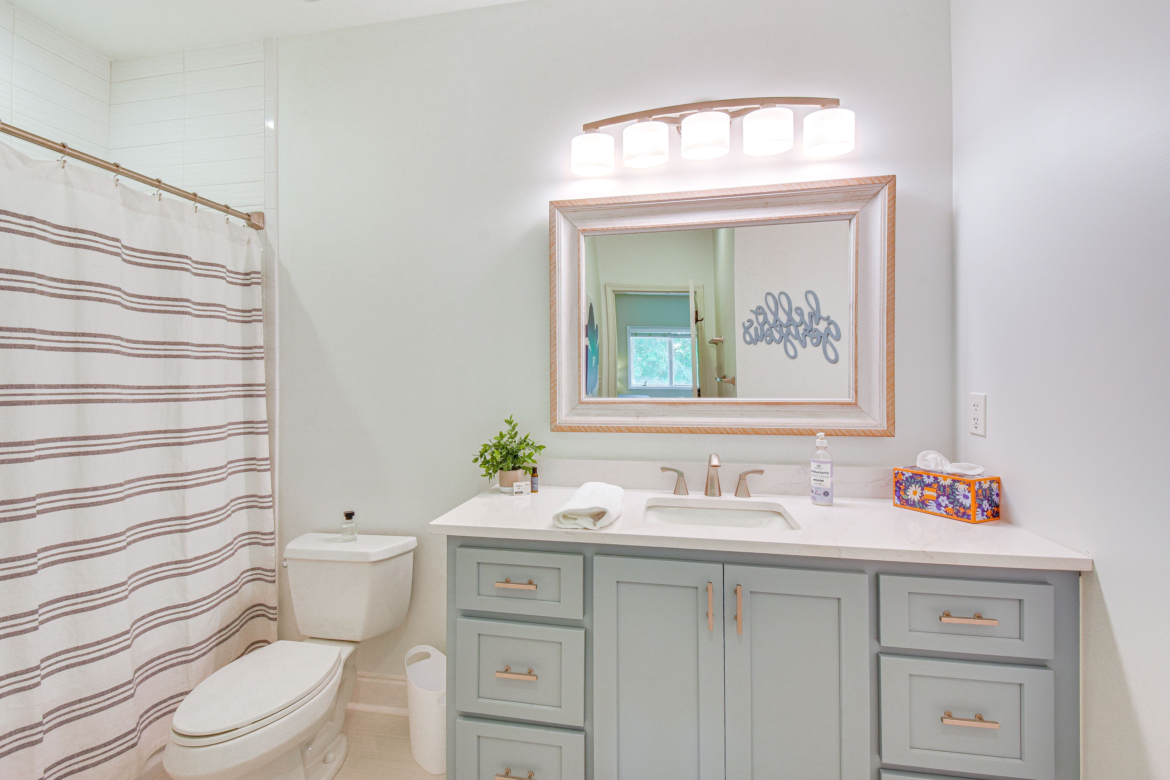 Bathroom | Upper Level