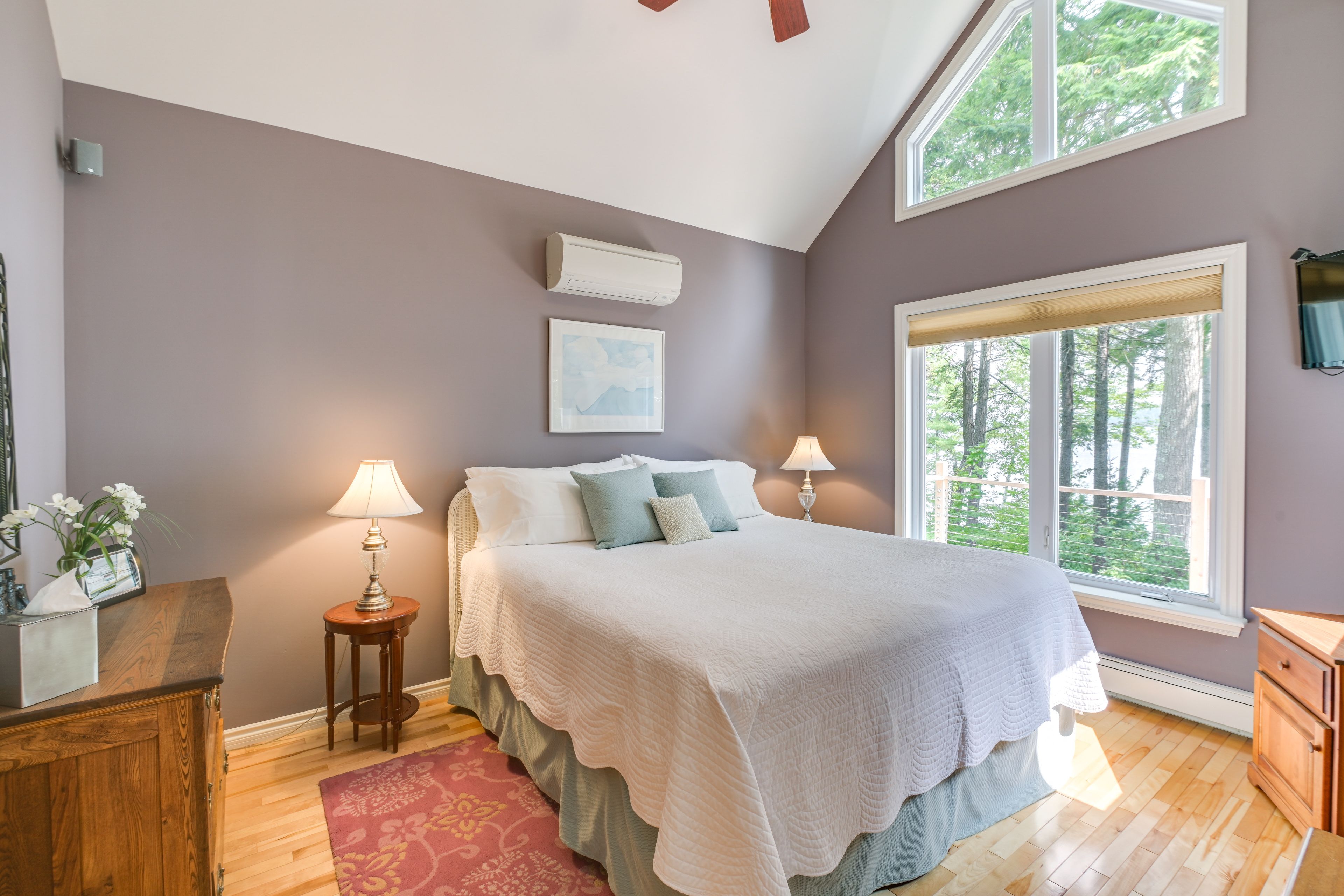Bedroom 2 | Queen Bed | 1st Floor