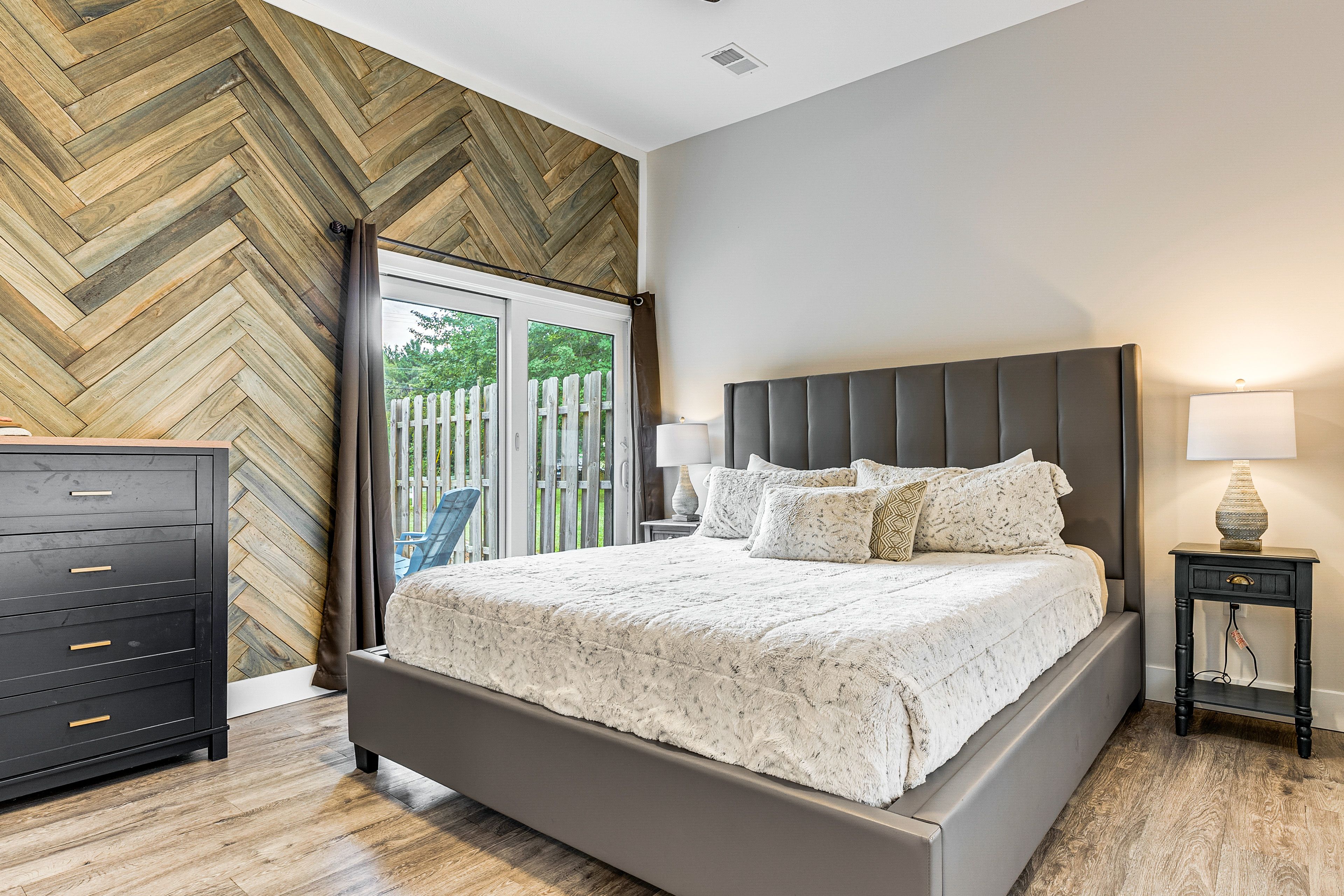 Bedroom 1 | King Bed | En-Suite Bathroom