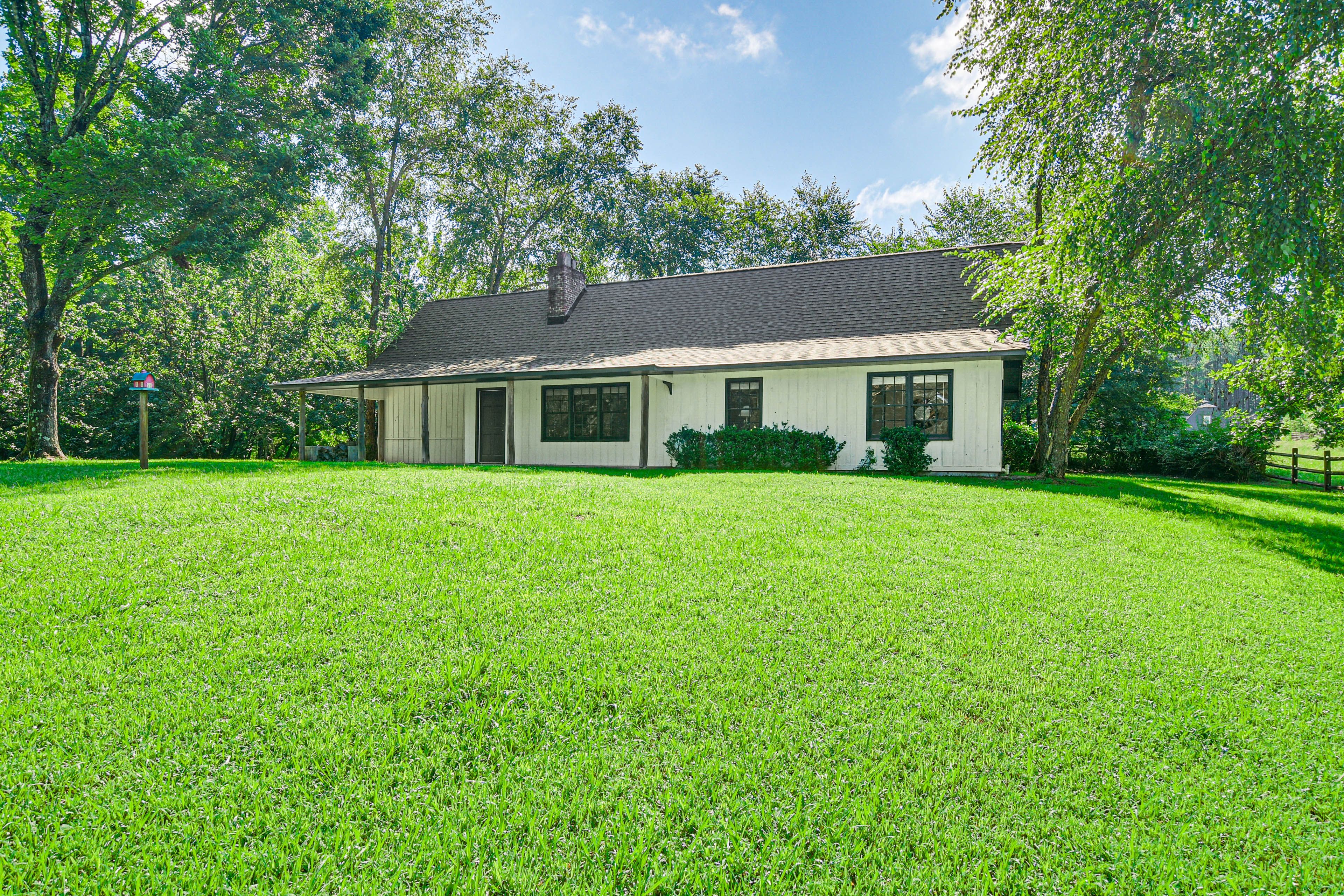 Home Exterior | Expansive Yard Space | Outdoor Fire Pit