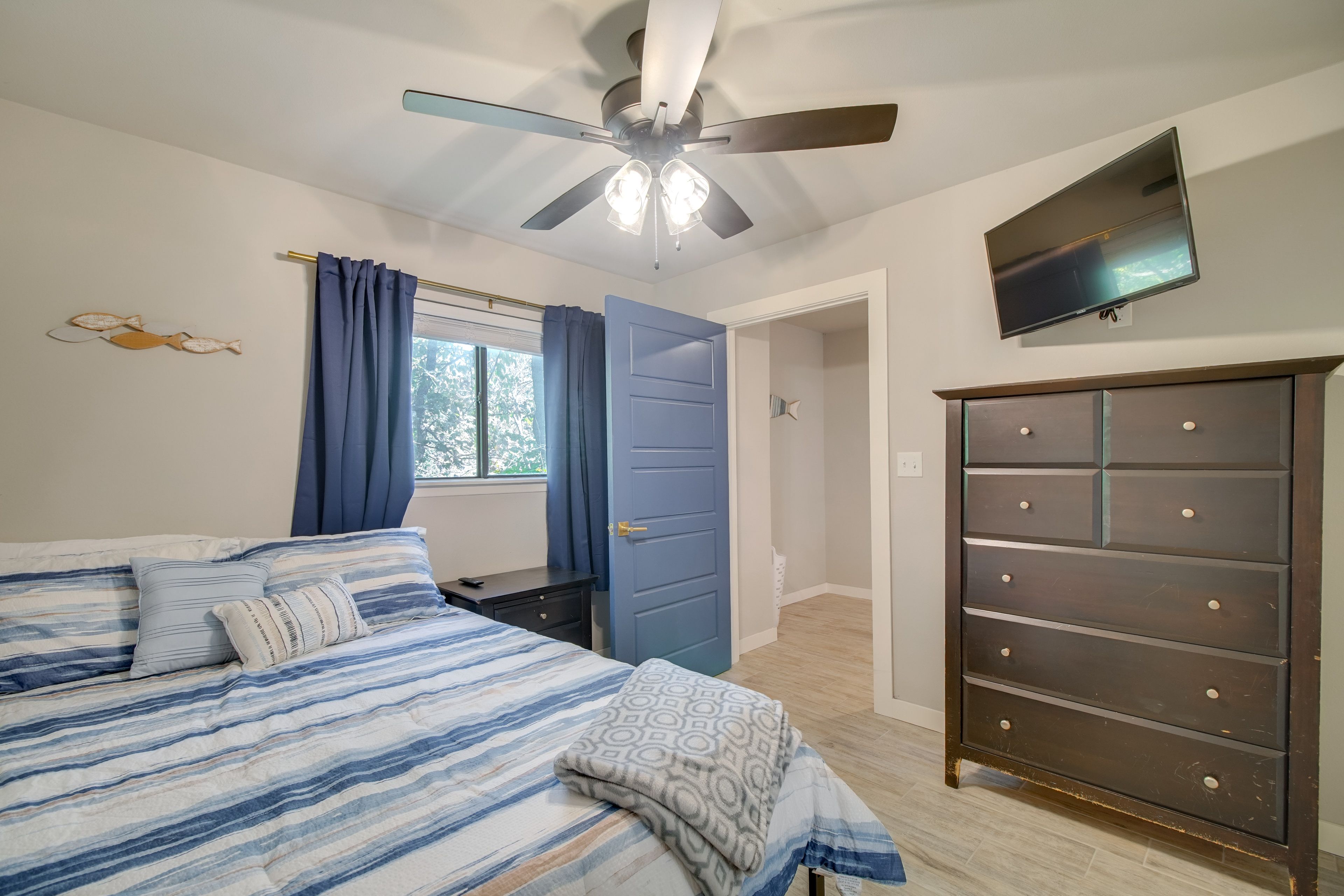 Bedroom 3 | 2nd Floor | Queen Bed