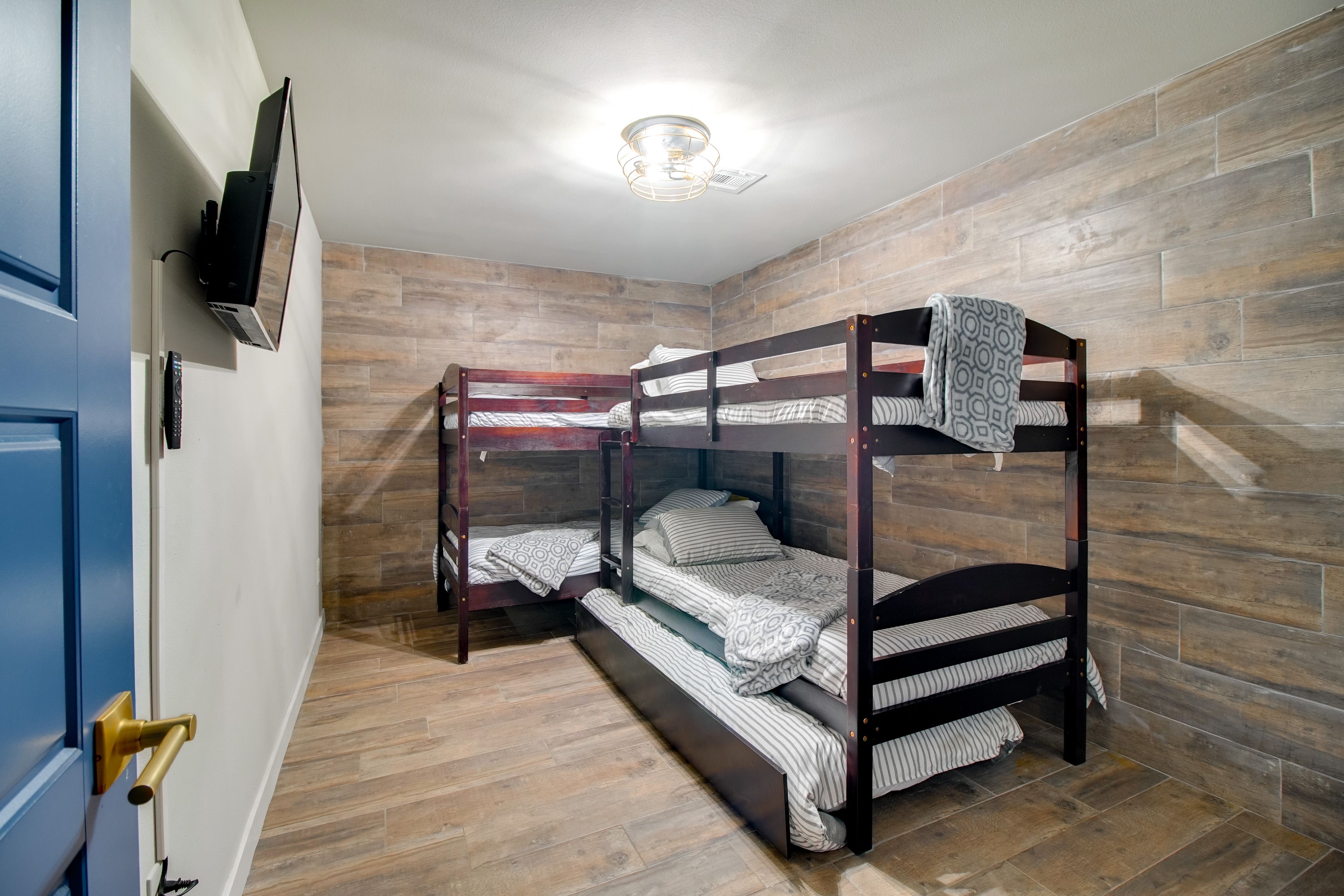 Sleeping Nook | Basement | Twin Bunk Bed | Twin Bunk Bed w/ Twin Trundle