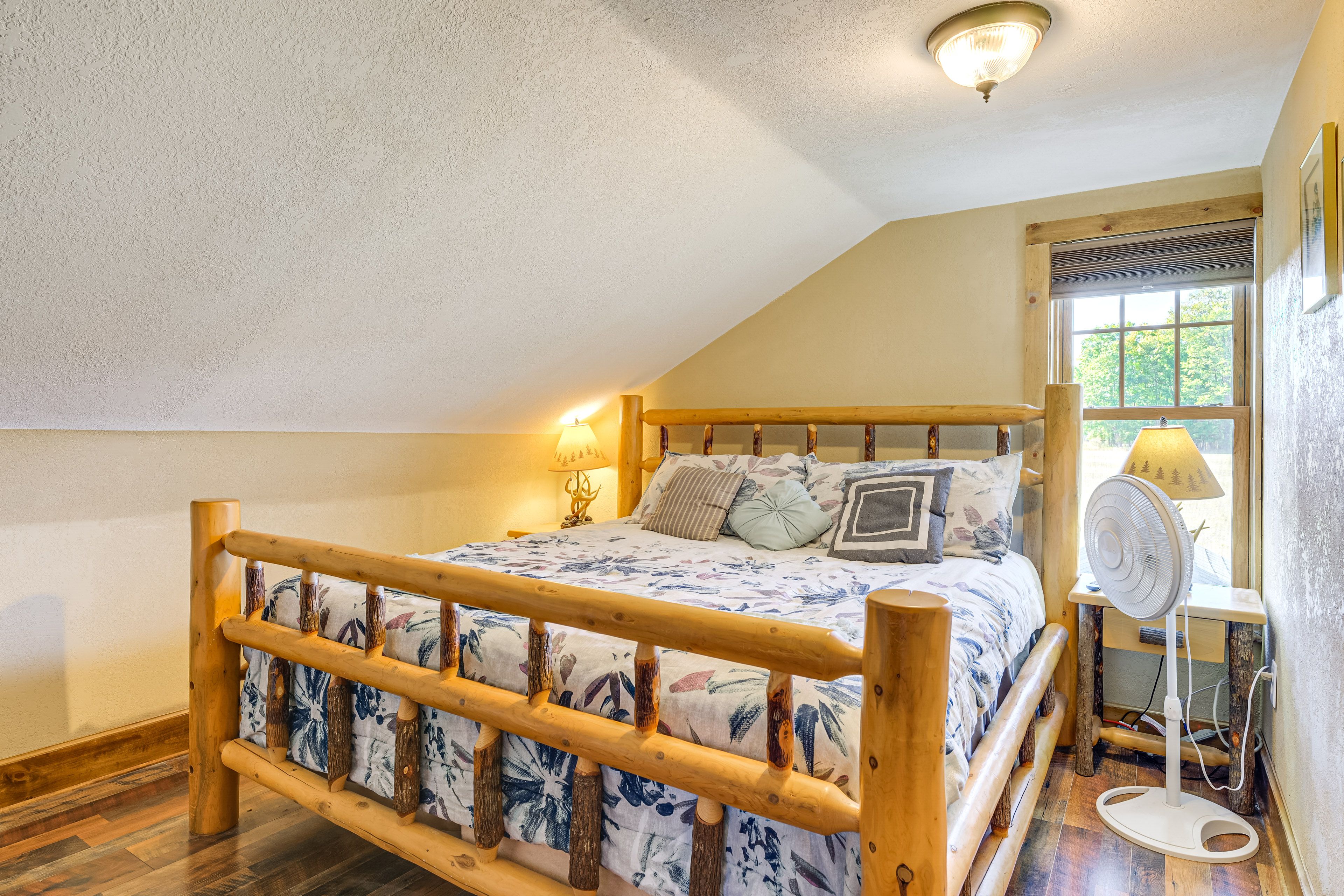 Bedroom 2 | 2nd Floor | King Bed | Smart TV w/ Cable