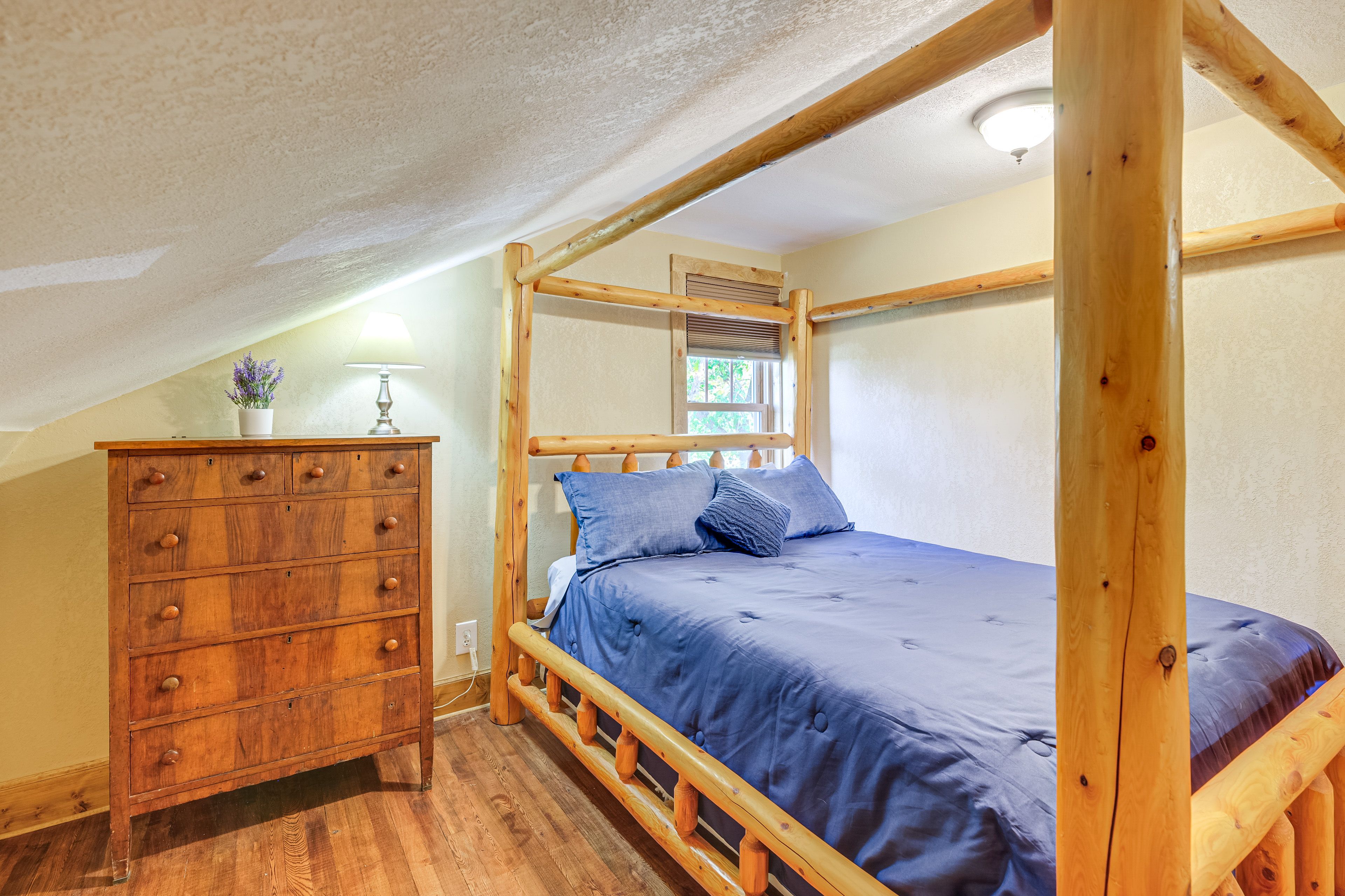 Bedroom 3 | 2nd Floor | Full Bed | Twin Rollaway Bed
