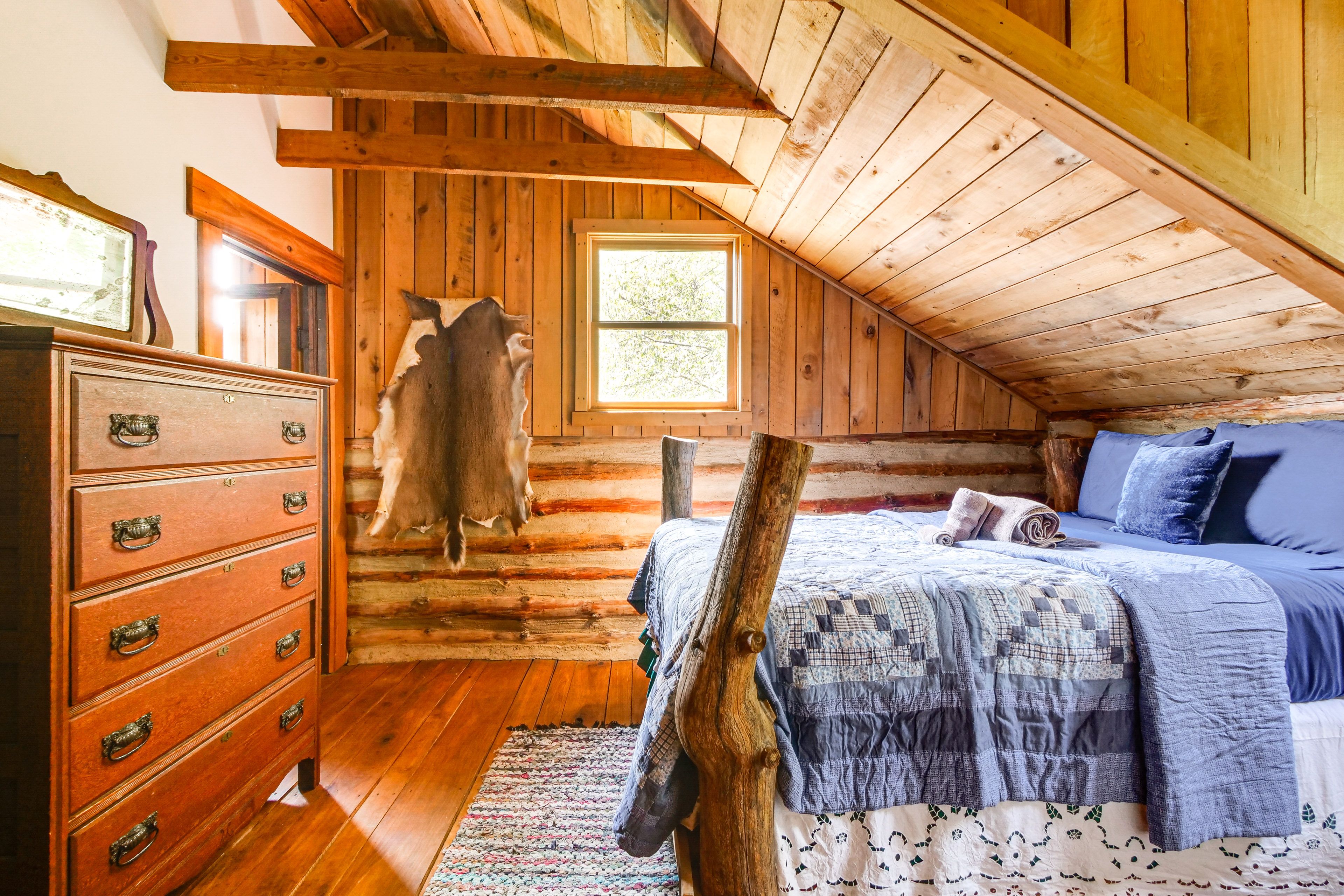 Bedroom 2 | Queen Bed | 2nd Floor | En-Suite Bathroom